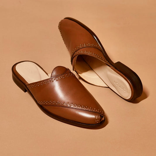 Top view of Hoffler Bruno Riveto brown Peshawari-style mule with rivet accents