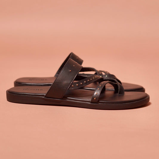 Side view Pelle Nero Riveto without backstrap