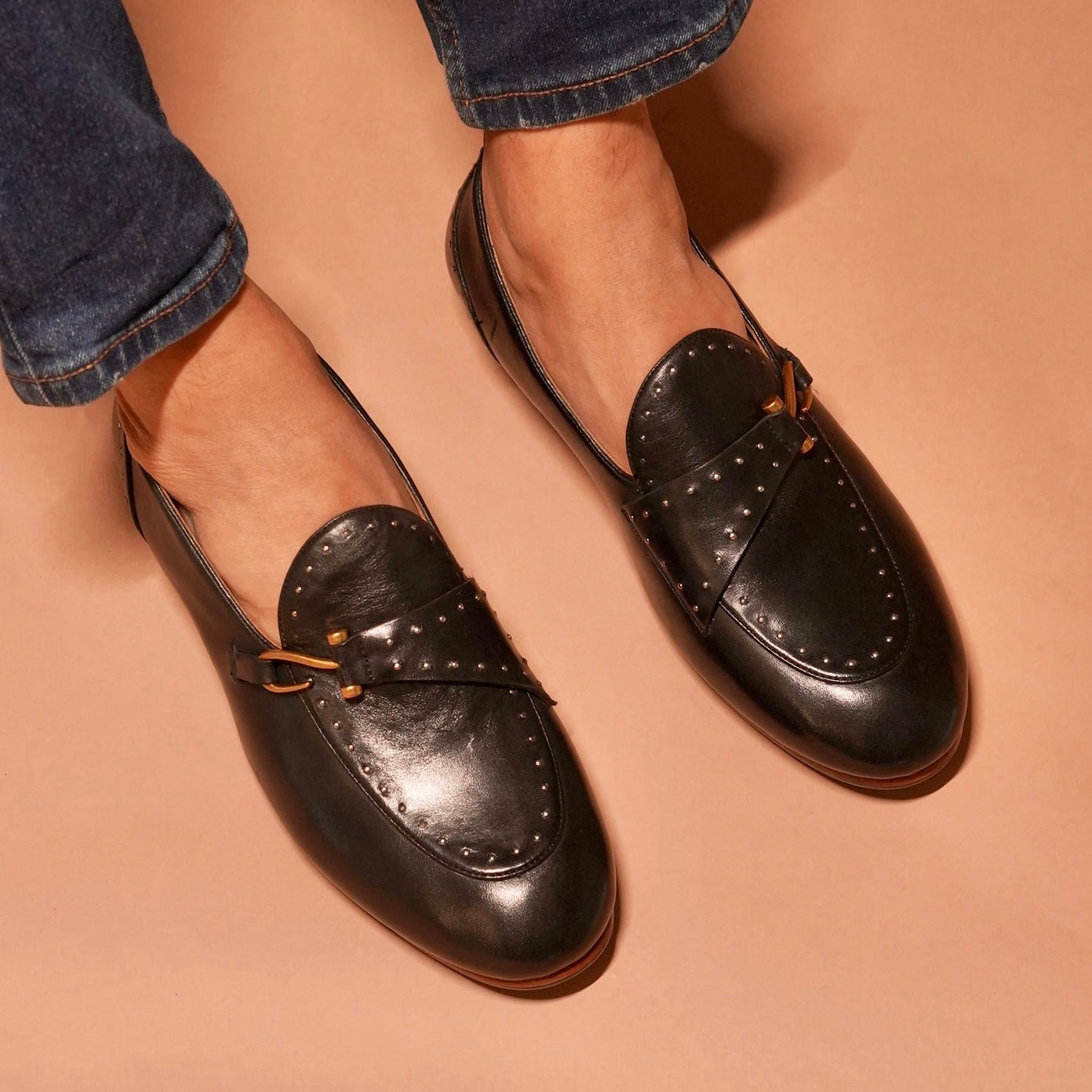 Motivo Nero Riveto | Black riveted leather loafers