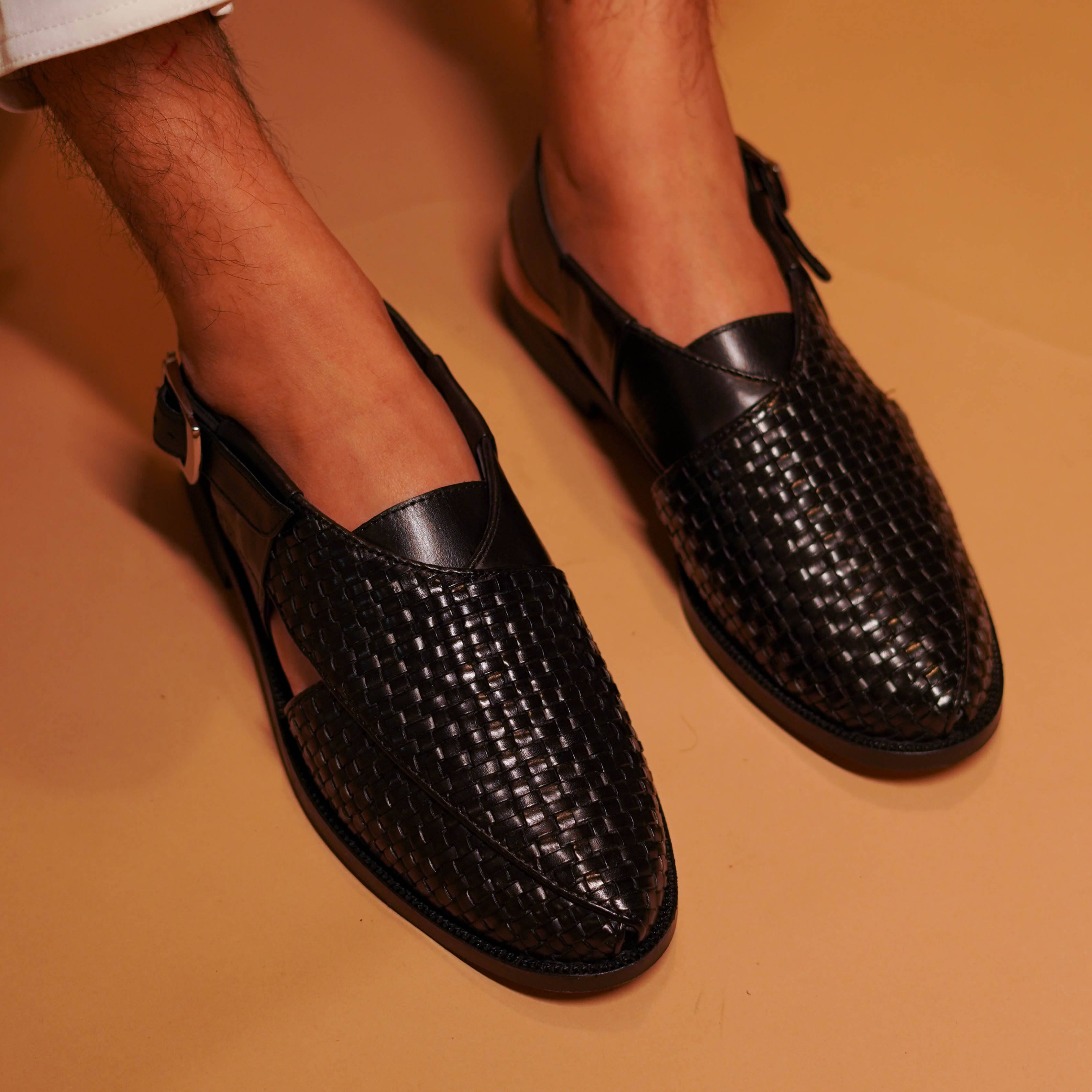 Pesha Nera | Black Weave leather Peshawaris