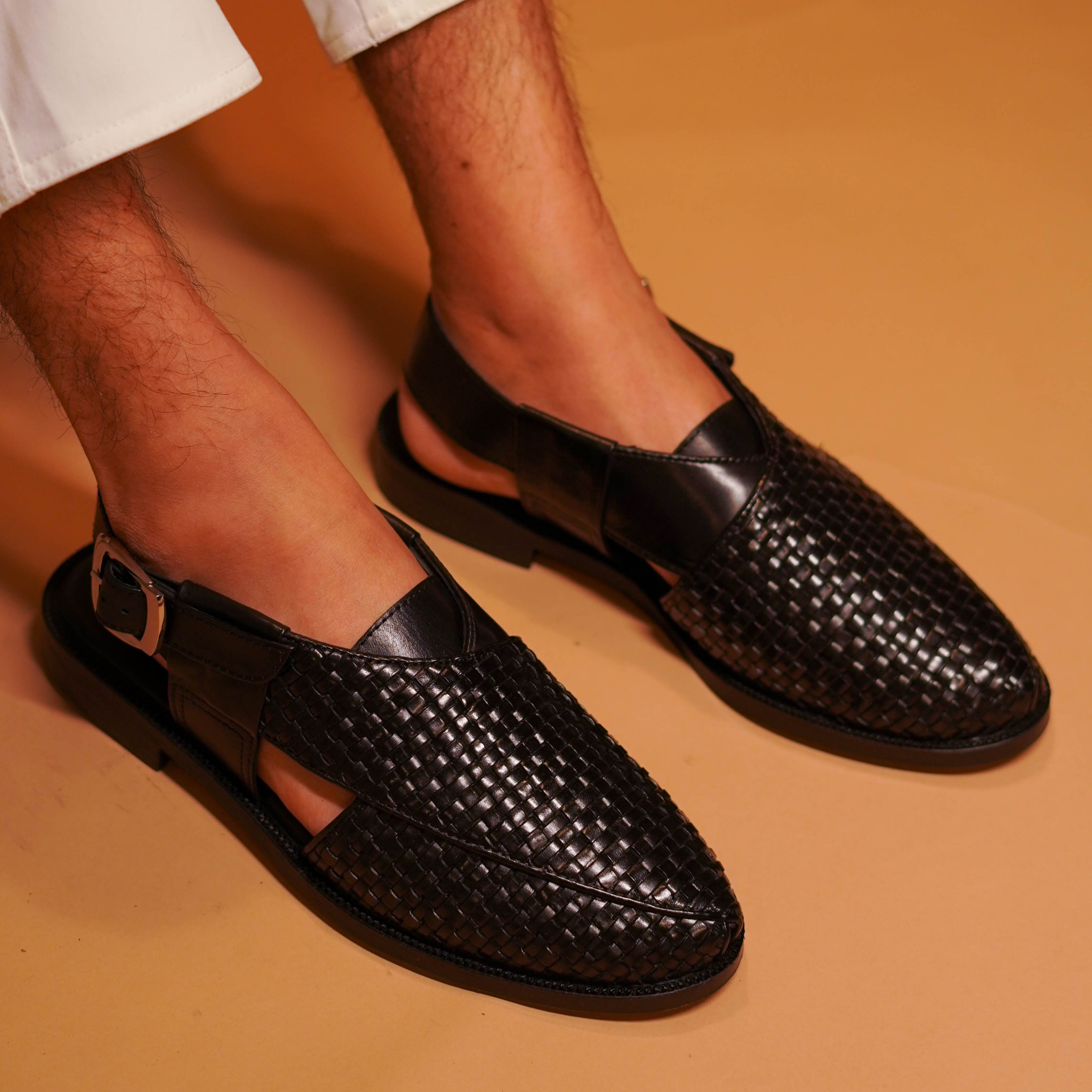 Pesha Nera | Black Weave leather Peshawaris