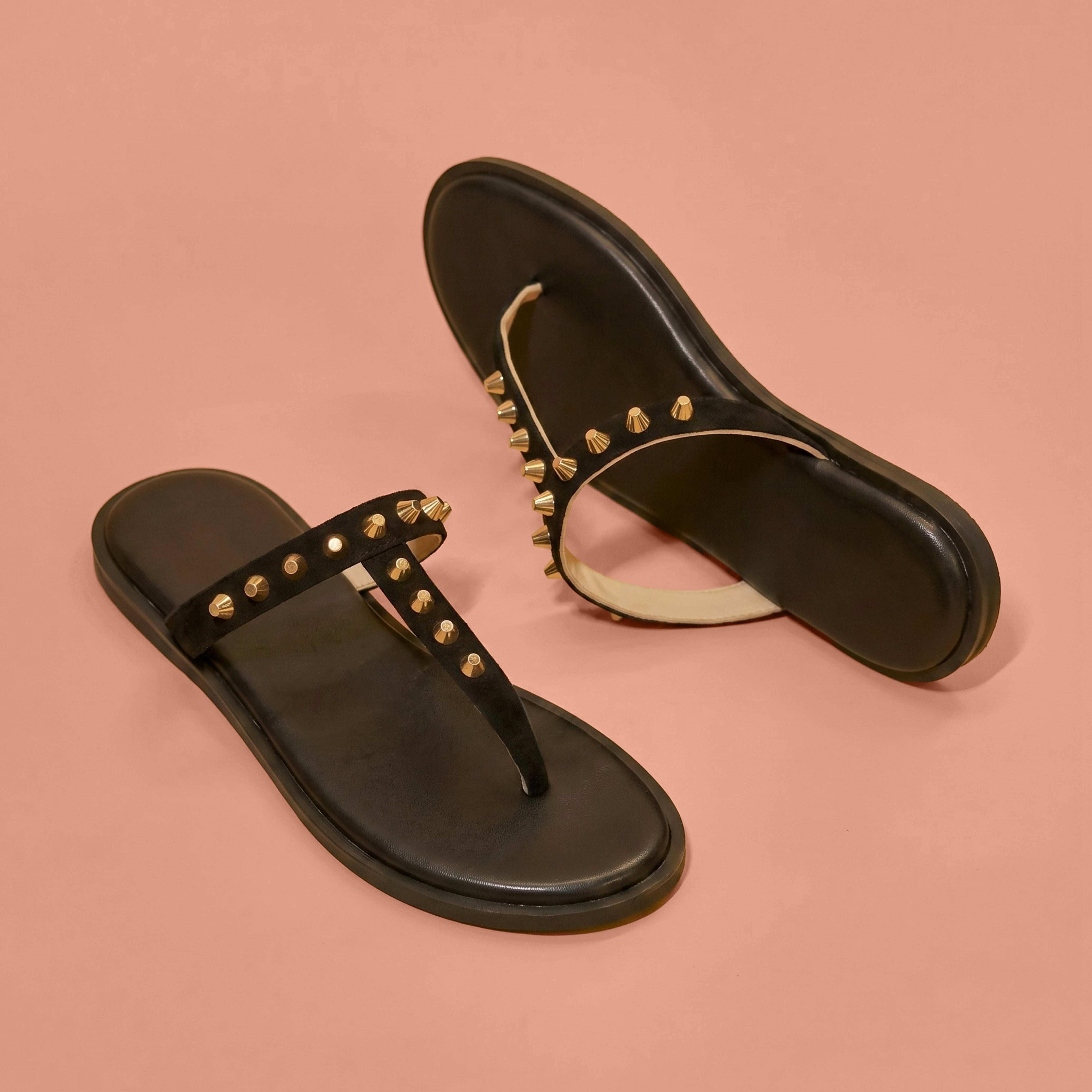Pelle Nera Diva – Black Suede Studded Toe-Ring Sandal for Women