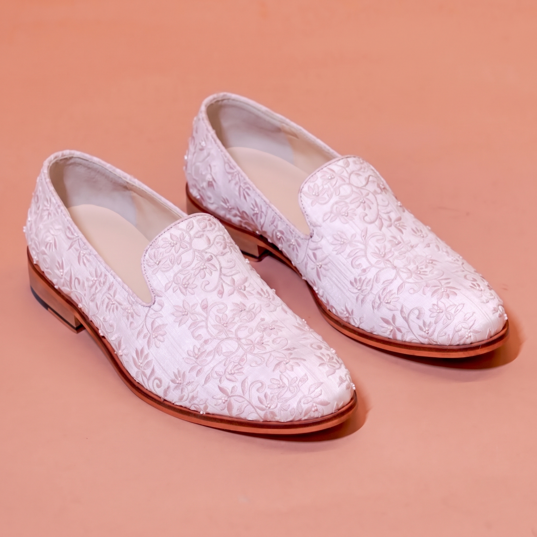 Ricamo Rosa – Powder Pink Silk Embroidered Loafer for Men