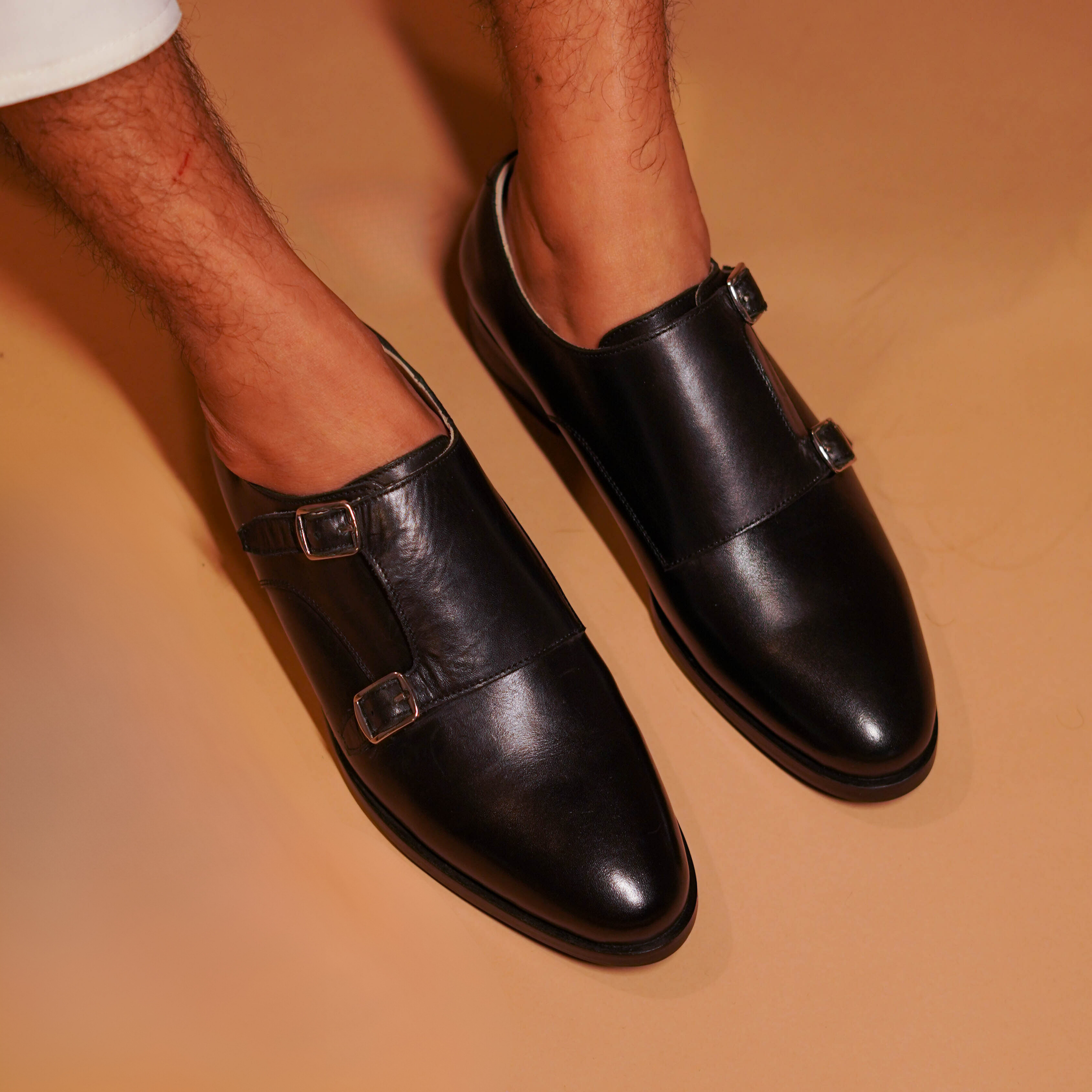 Domo Nera | Classic double monstrap in leather