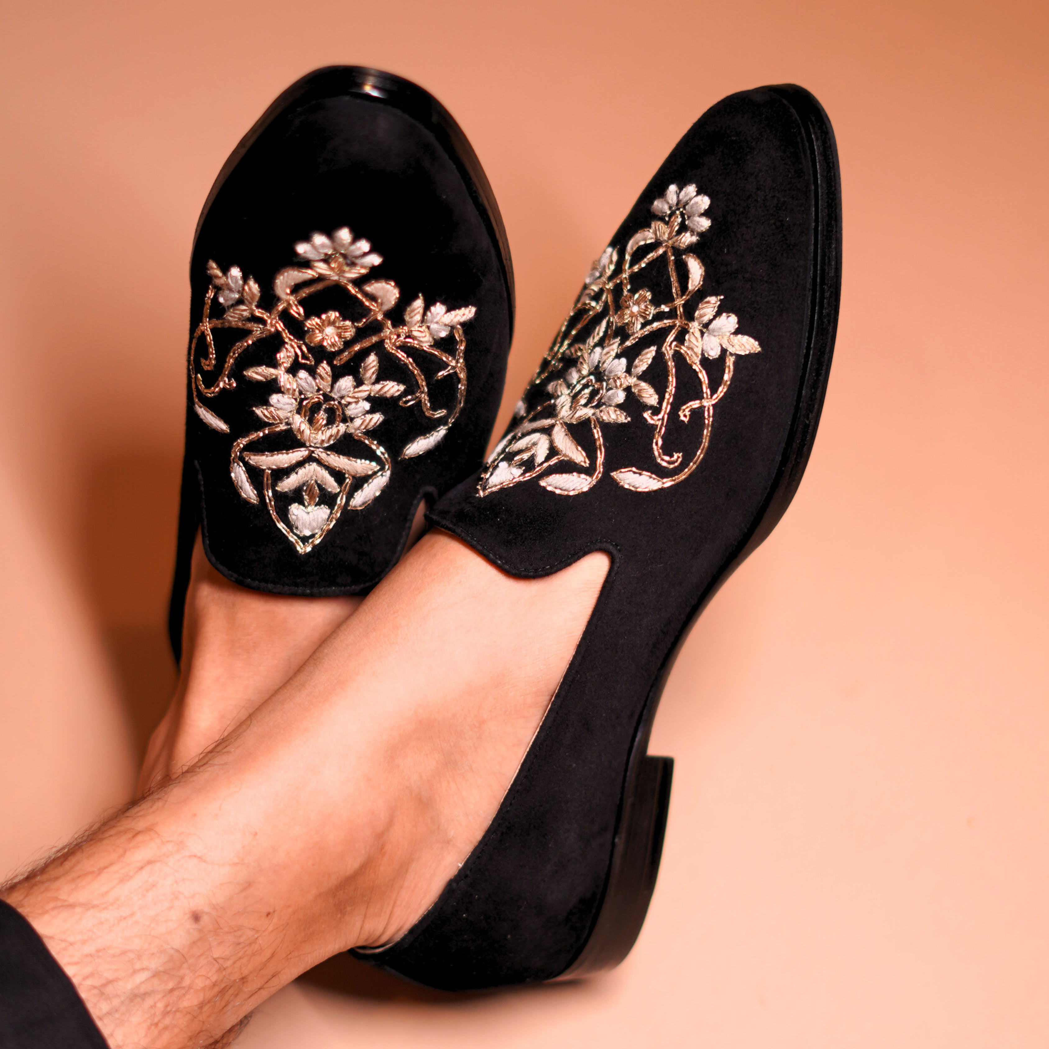 Motivo Nero Zardozo | Black suede zardosi loafers