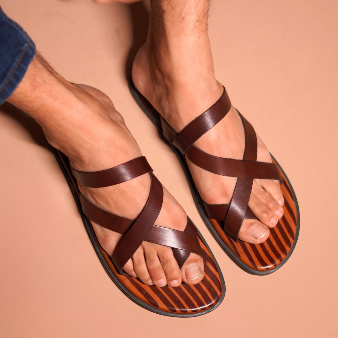 Pelle Marrone Vintage brown leather chappals - Main Image