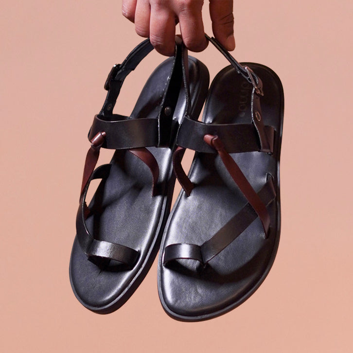 Pelle Nera | Classic black leather sandals