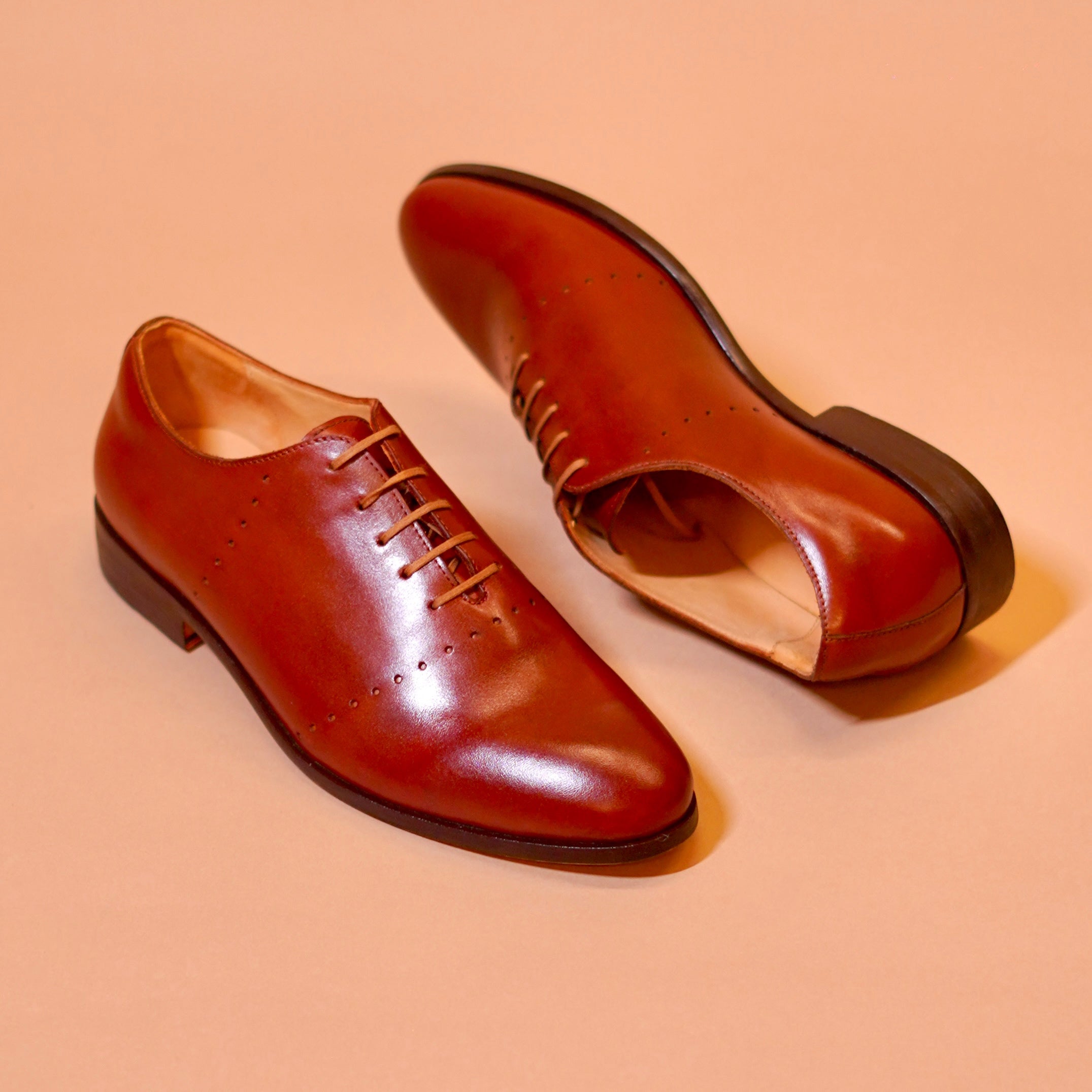Netto | Dark Tan leather Oxfords with minimal detail