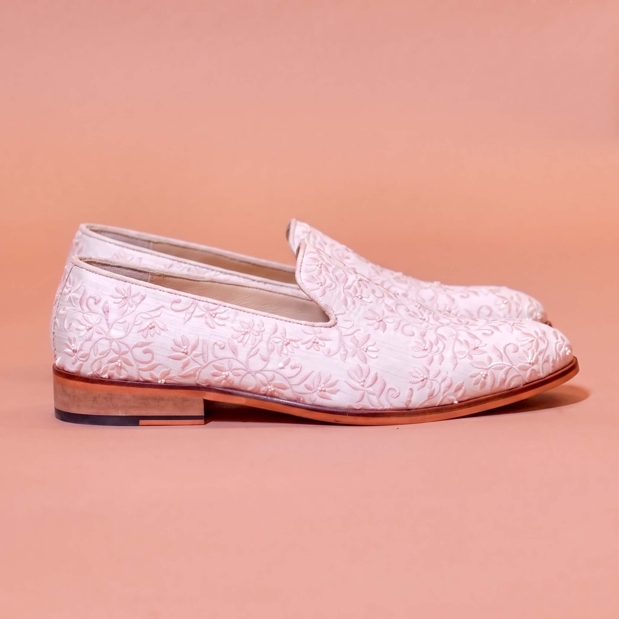 Ricamo Rosa – Powder Pink Silk Embroidered Loafer for Men