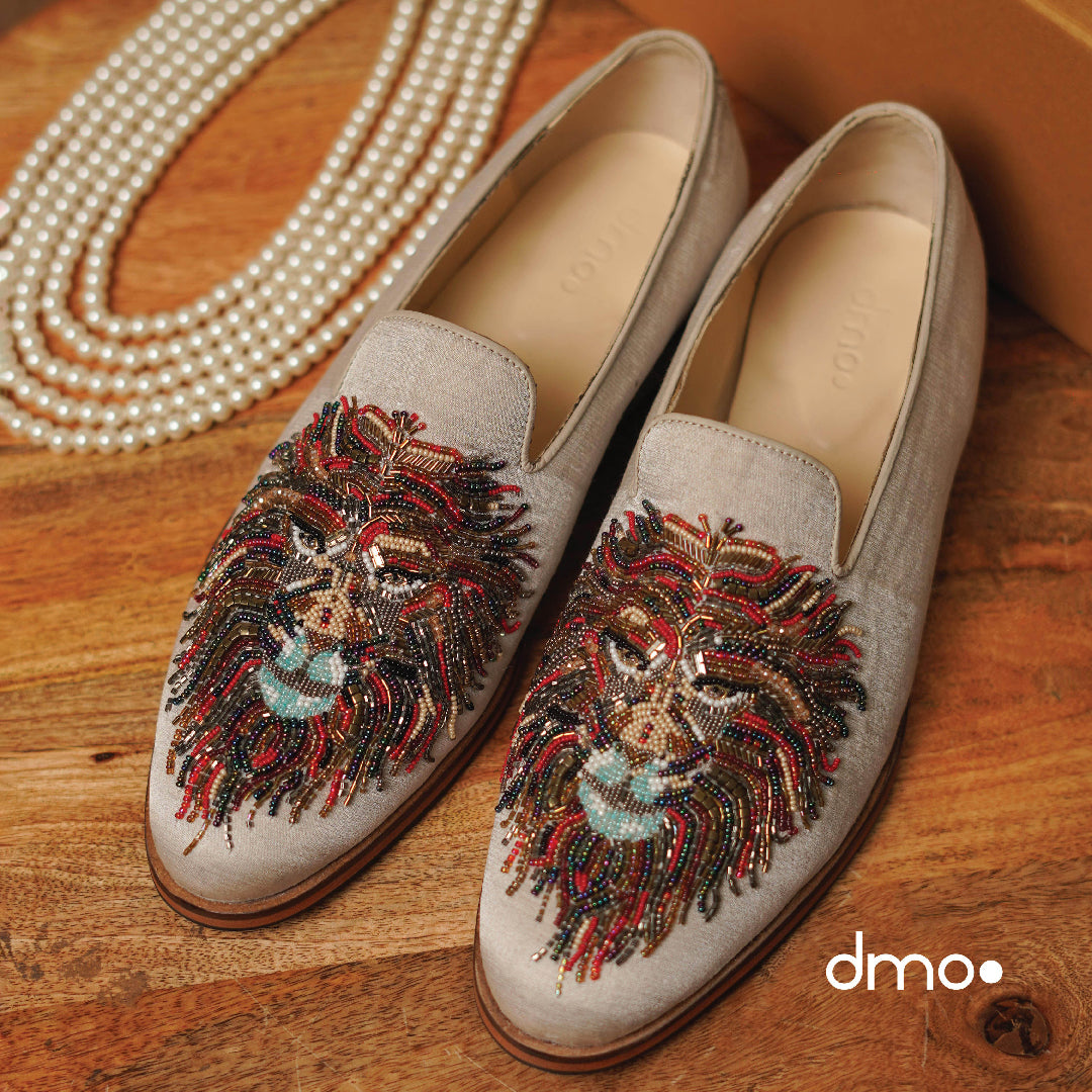 Avorio - Ivory Raw Silk Zardozi Embroidered Loafers | dmodot Avorio - Ivory Raw Silk Zardozi Embroidered Loafers | dmodot