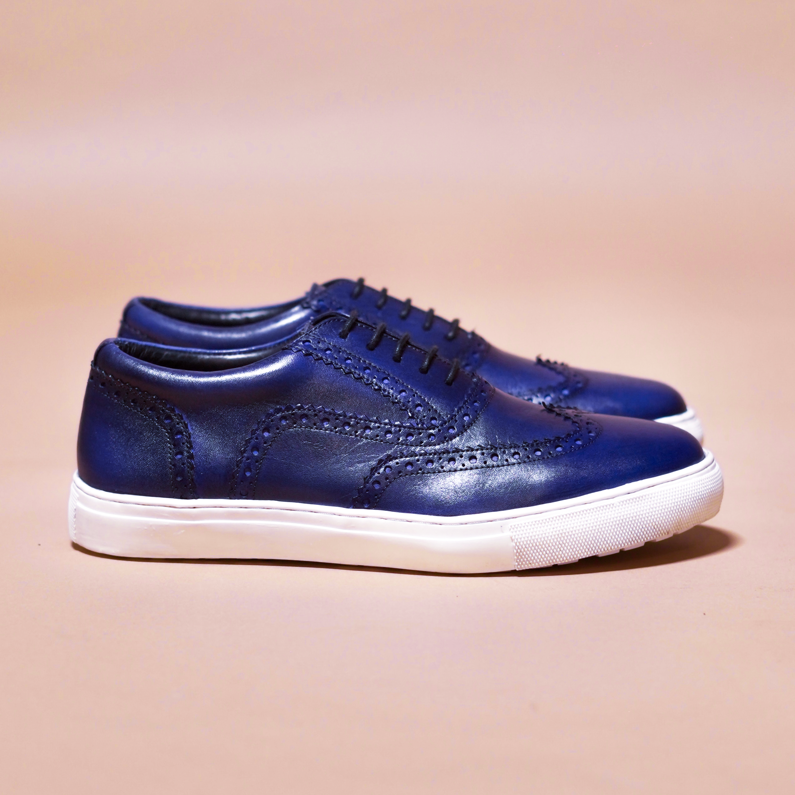 Cobalto | Classic deep blue leather brogue sneaker