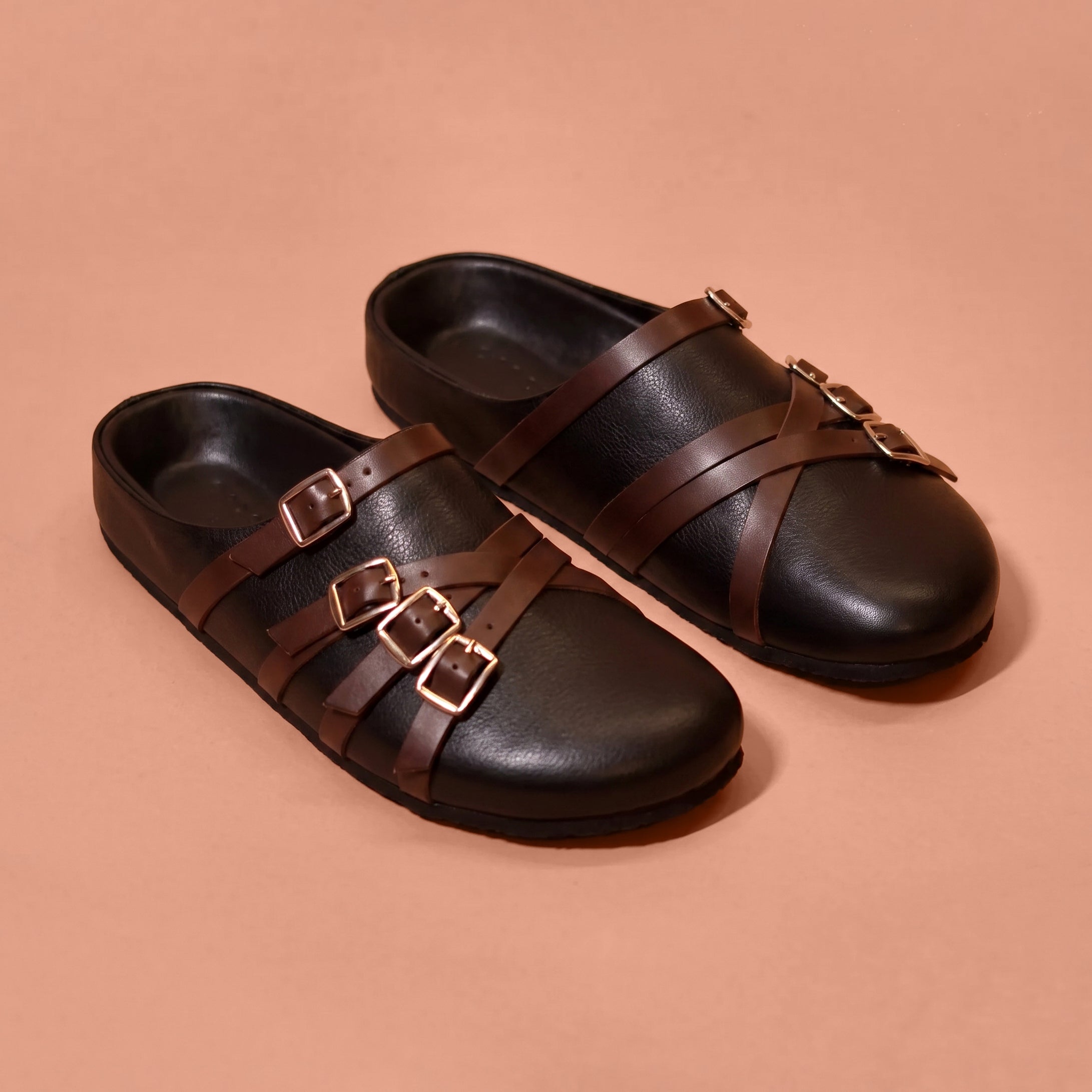 Black leather cork sandal for men