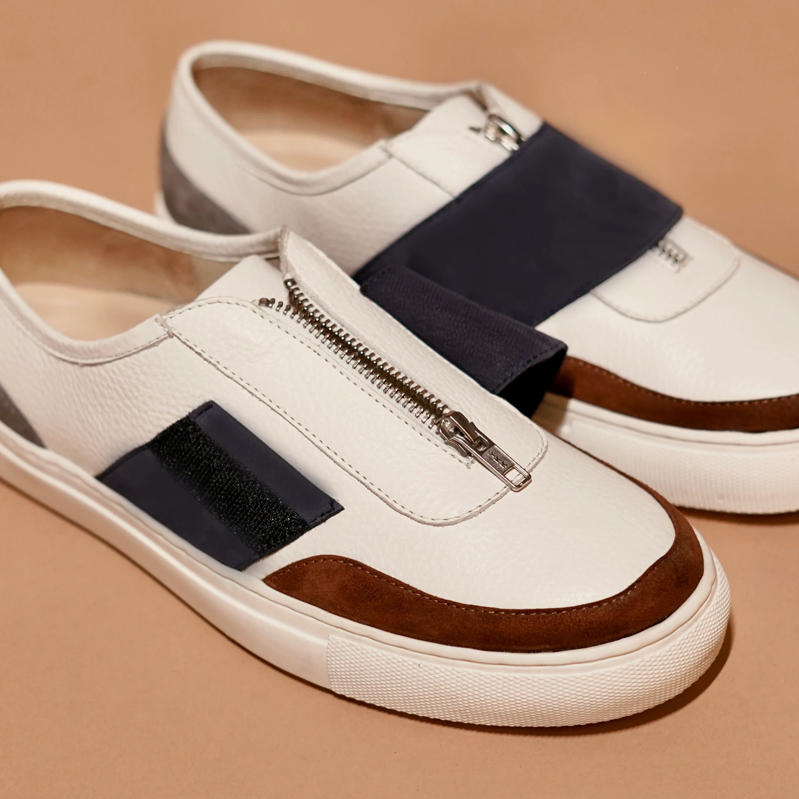 Street-style inspired white leather sneaker by dmodot