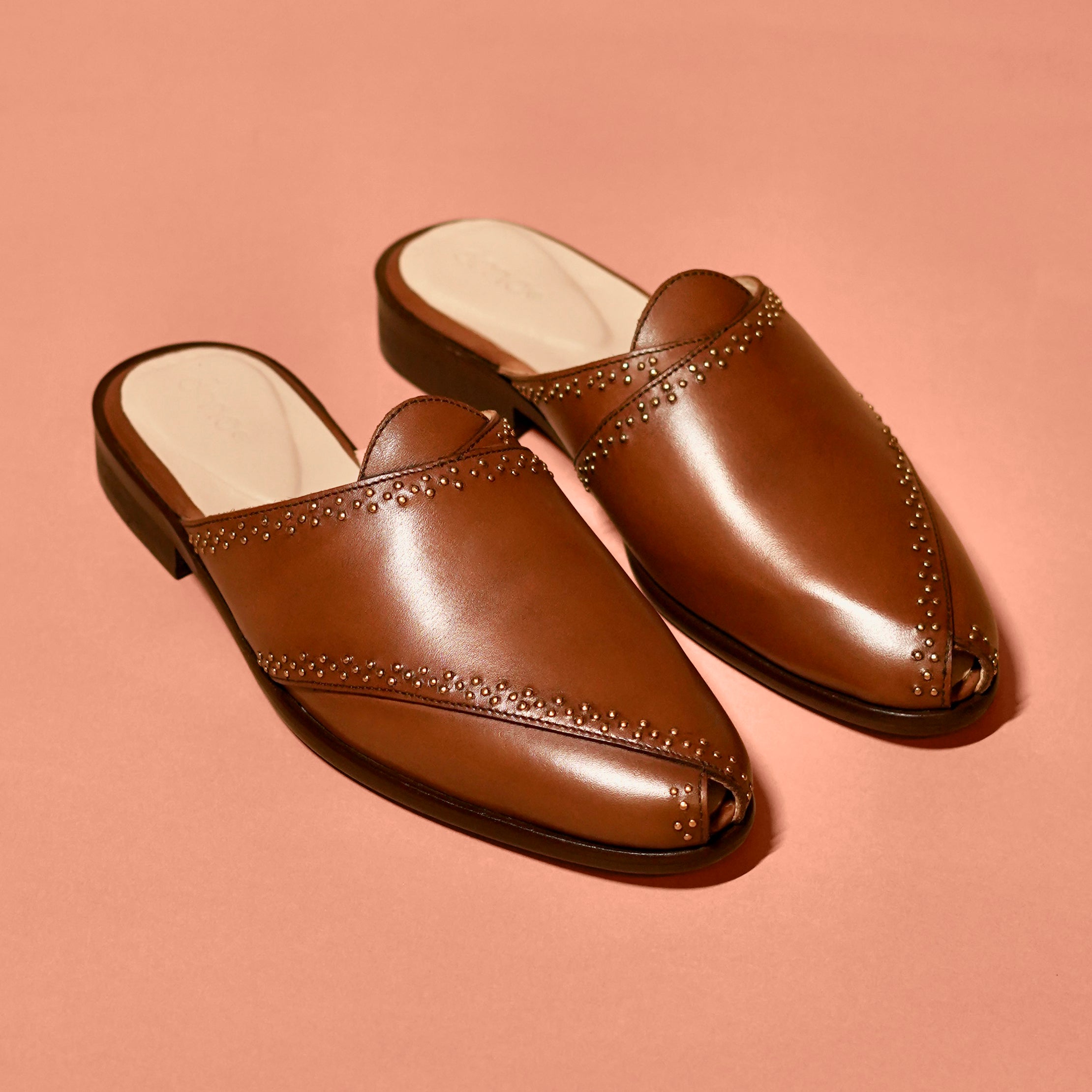 Hoffler Bruno Riveto – Riveted Peshawari-Style Mule