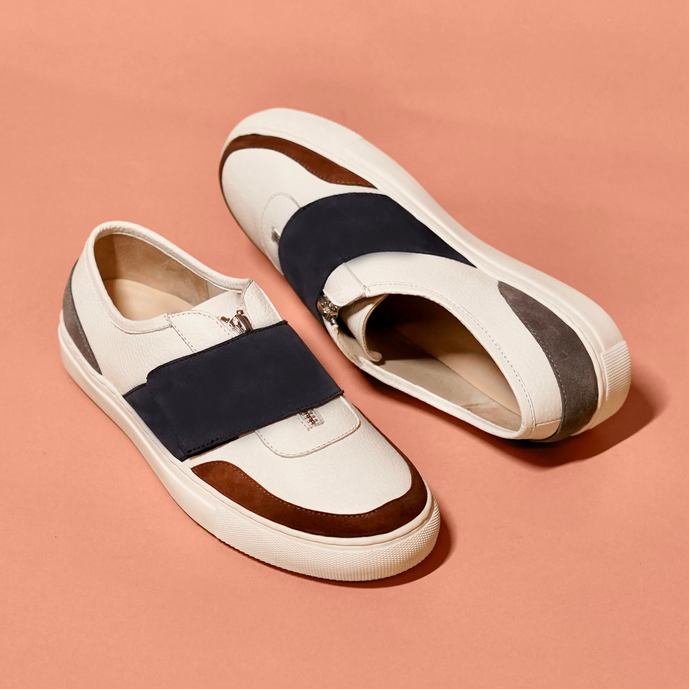 Scarpo Zippo Azzuro – White Leather Sneakers with Navy Strap & Zip Closure
