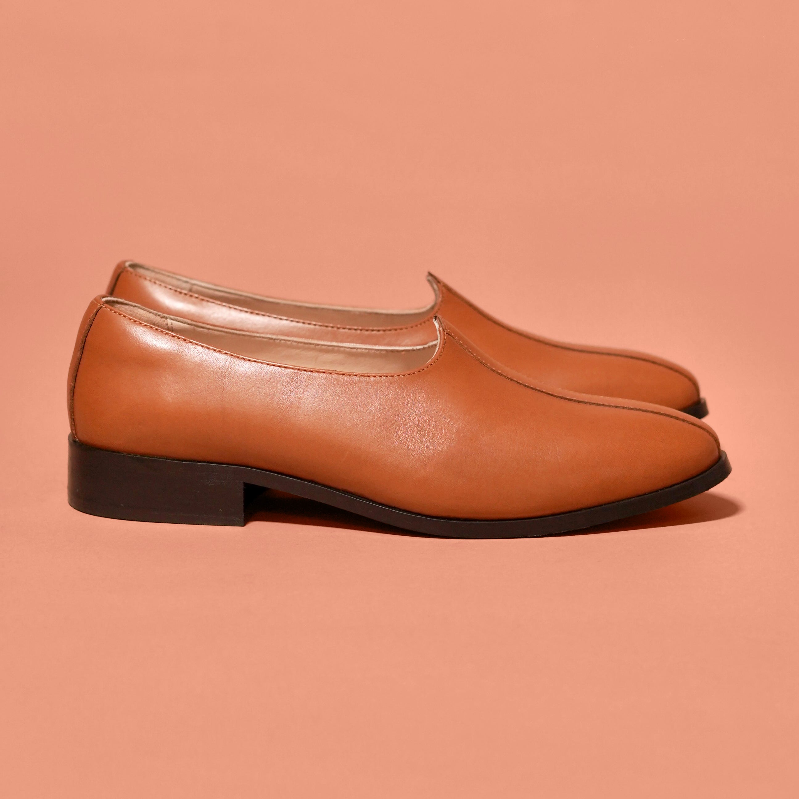 Ethnico Cacao | Deep tan leather mojris