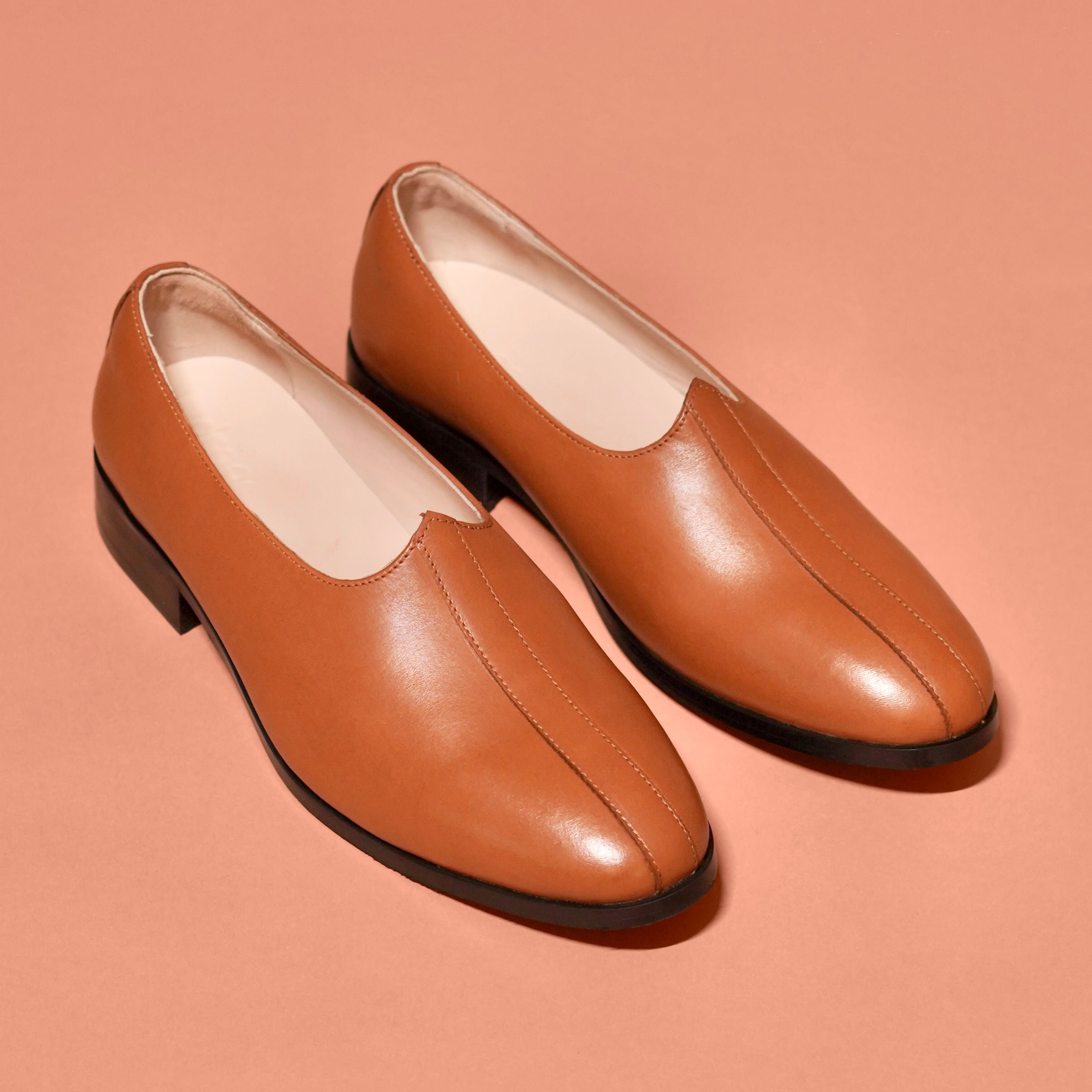 Ethnico Cacao | Deep tan leather mojris
