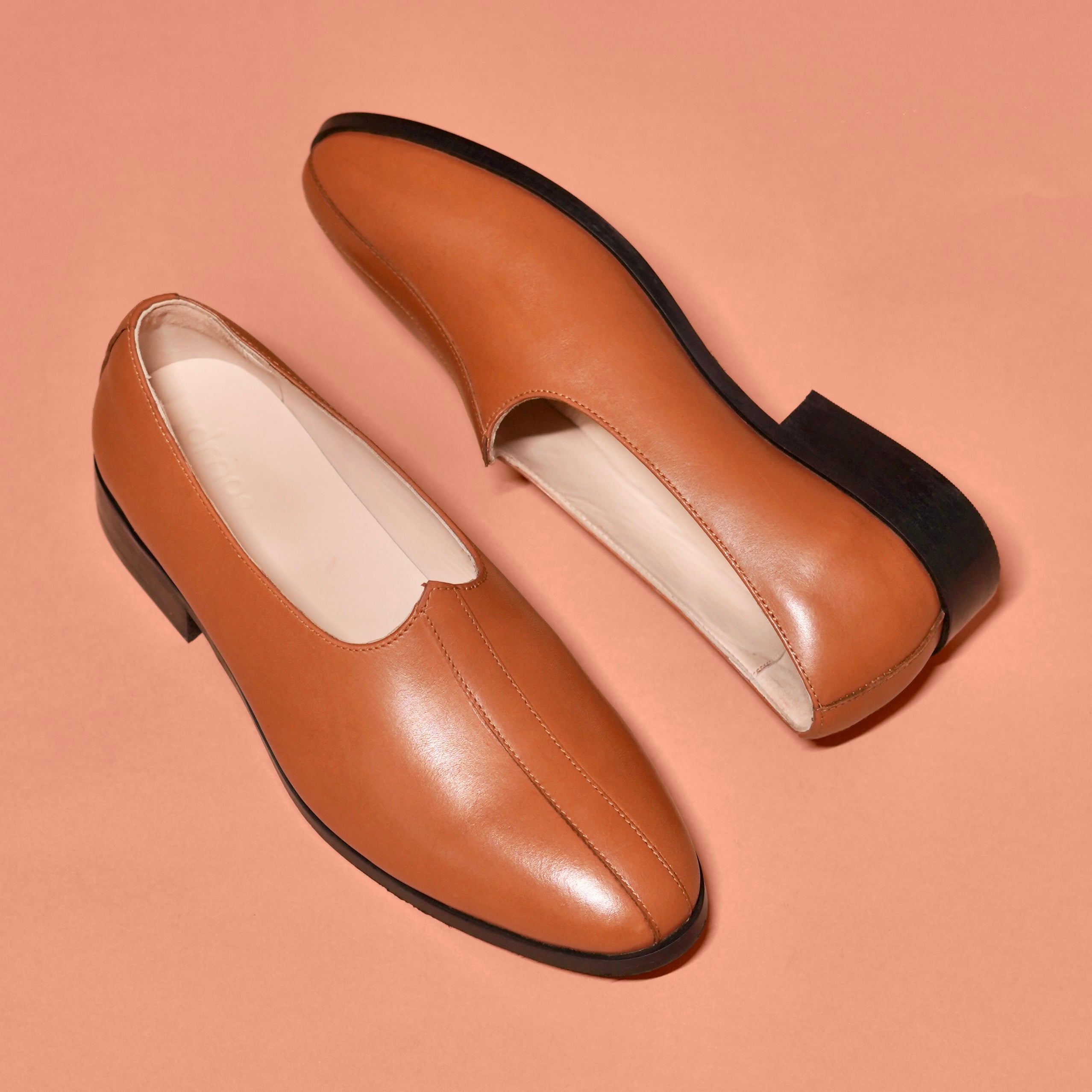 Ethnico Cacao | Deep tan leather mojris