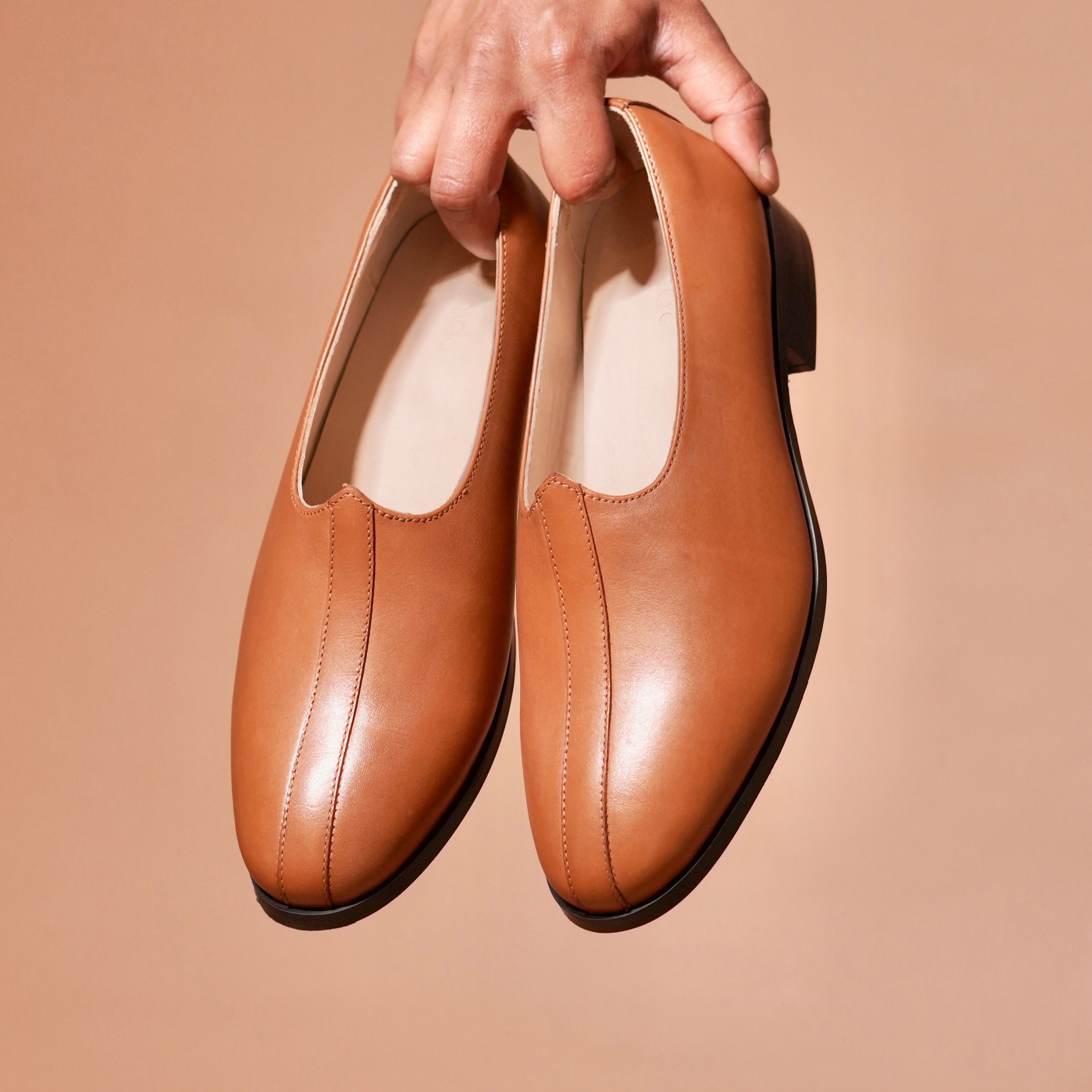 Top view of Ethnico Cacao with black sole and inner lining