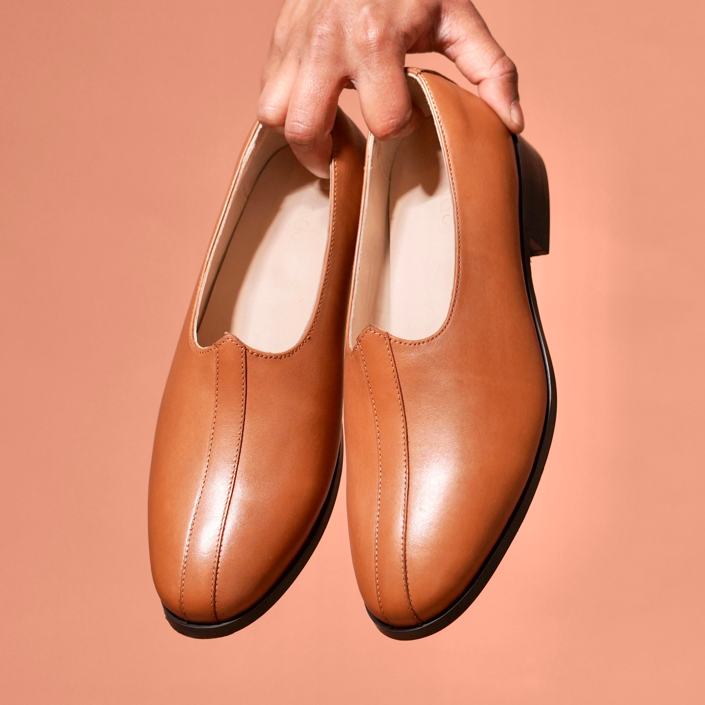 Ethnico Cacao | Deep tan leather mojris