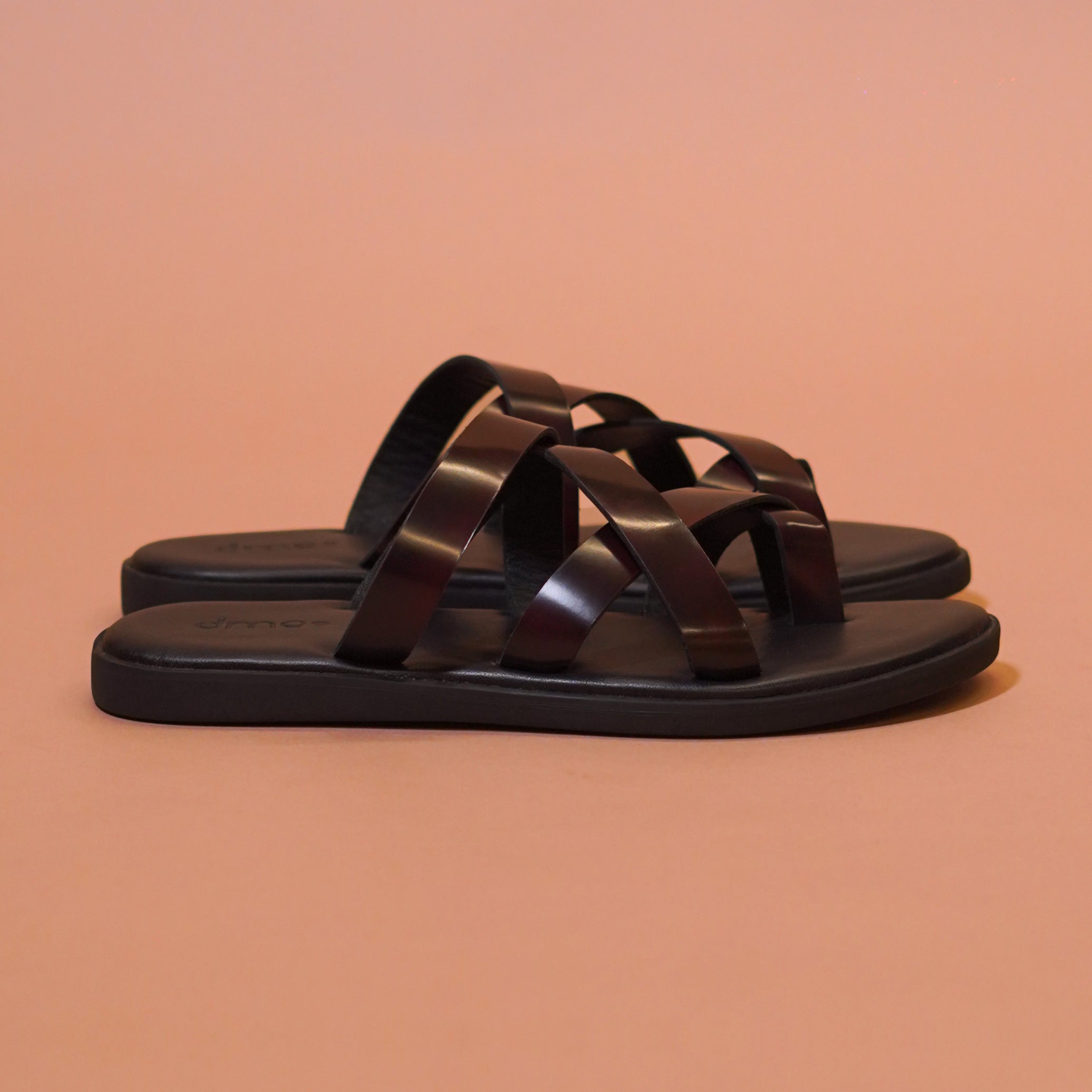 Pelle Borgogno | Cherry and black gatsby leather chappal