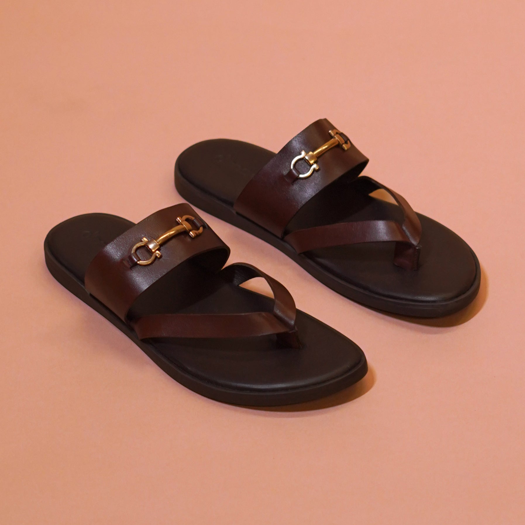 Pelle Fibio Marrone | Brown and golden leather chappals