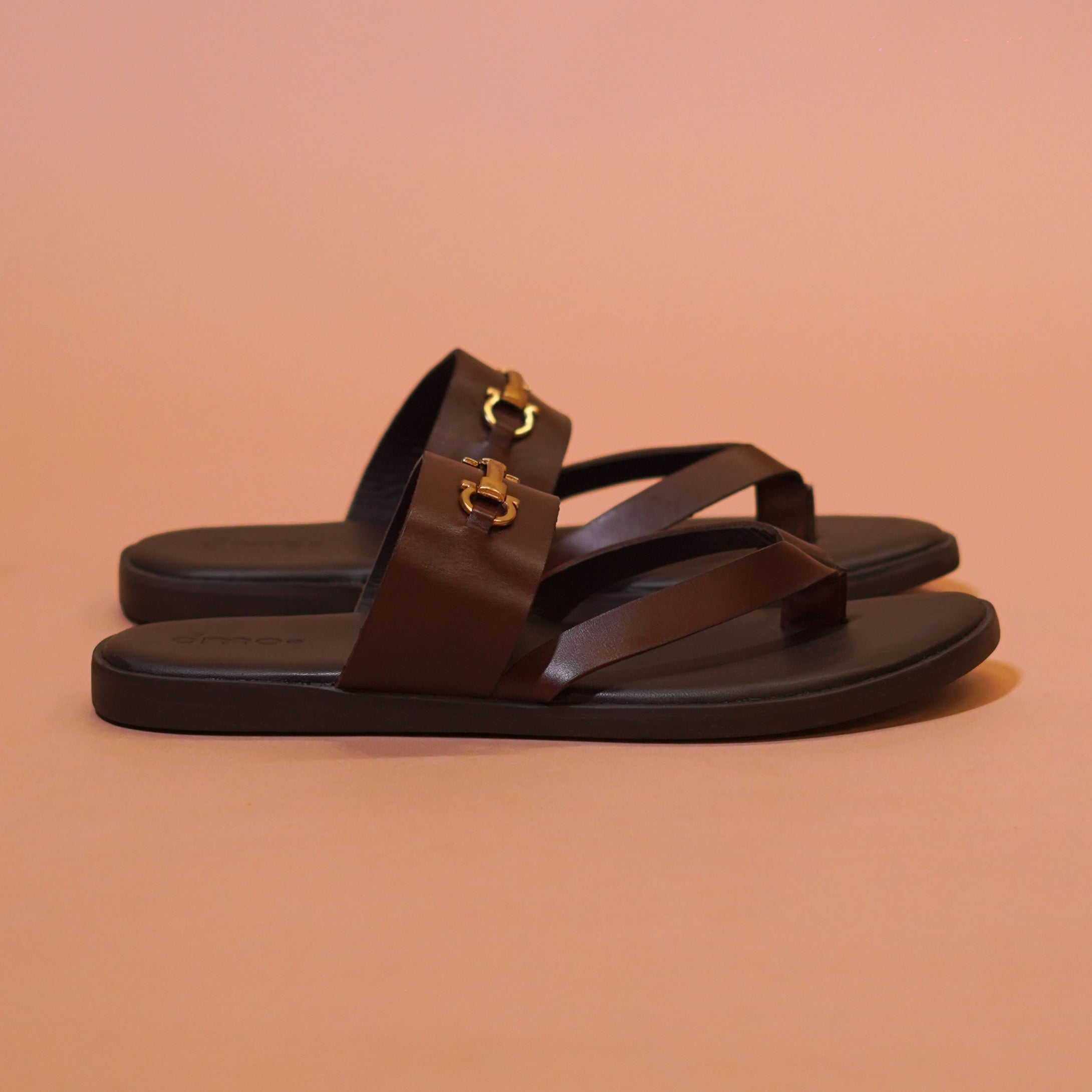 Pelle Fibio Marrone | Brown and golden leather chappals