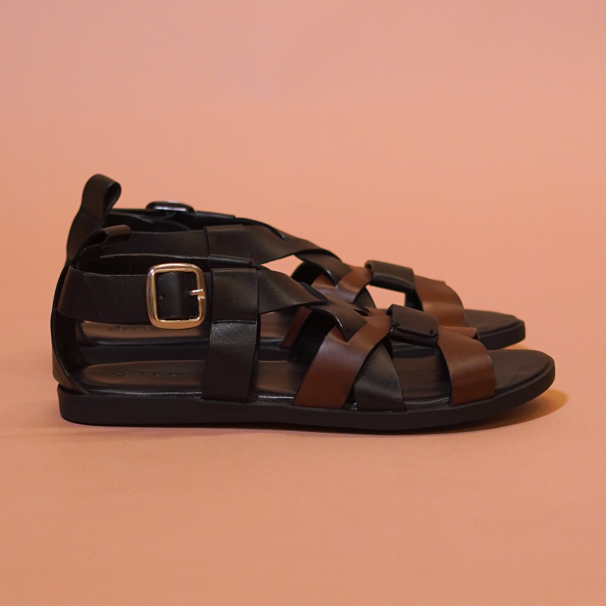 Pelle Nero Marrone | Brown and black gladiator inspired leather sandal