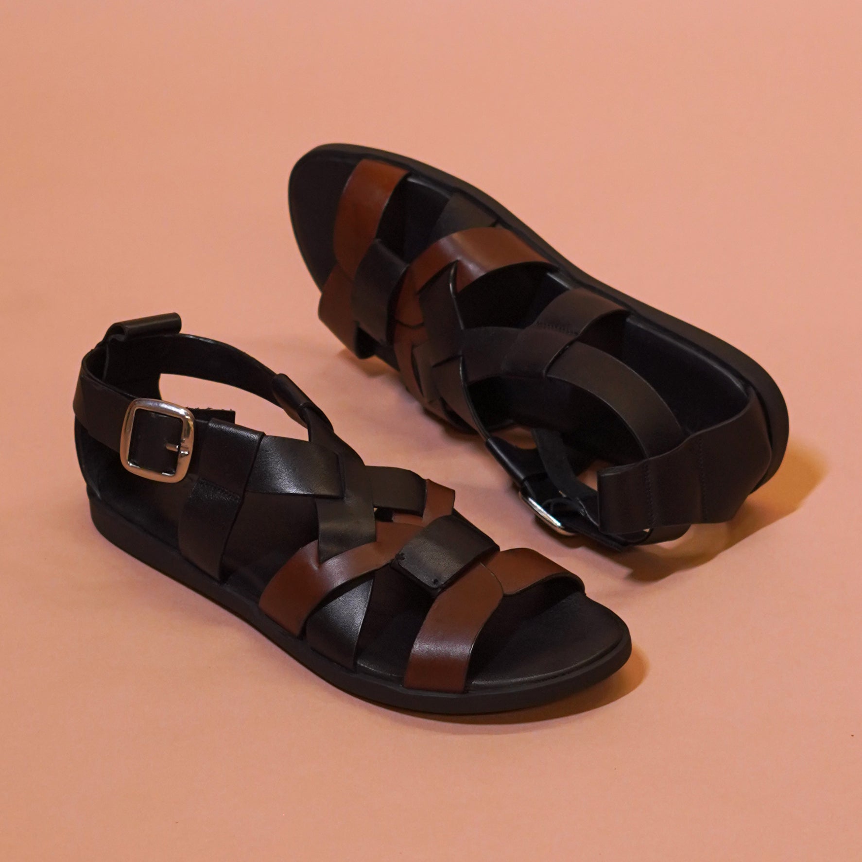 Pelle Nero Marrone | Brown and black gladiator inspired leather sandal