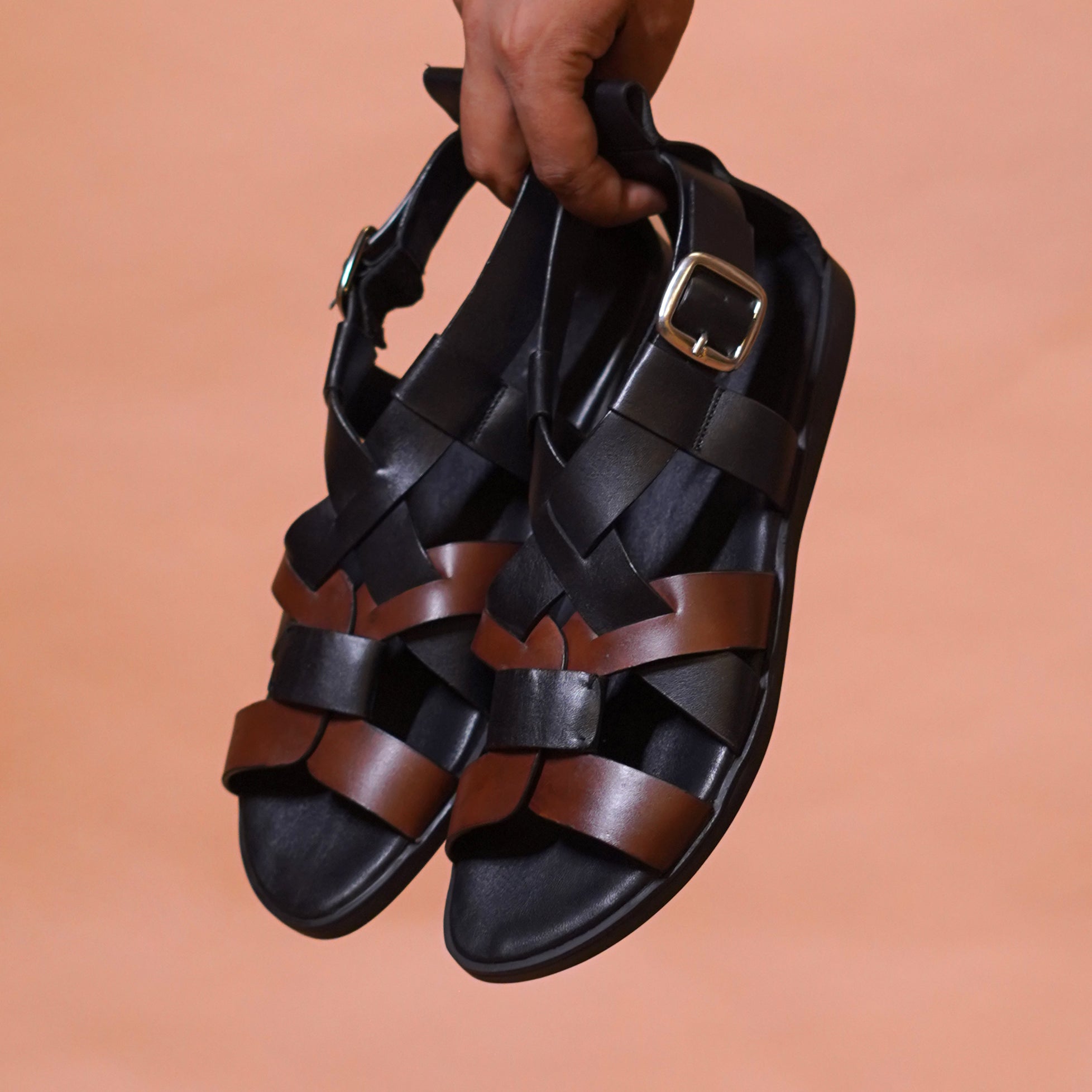Pelle Nero Marrone | Brown and black gladiator inspired leather sandal