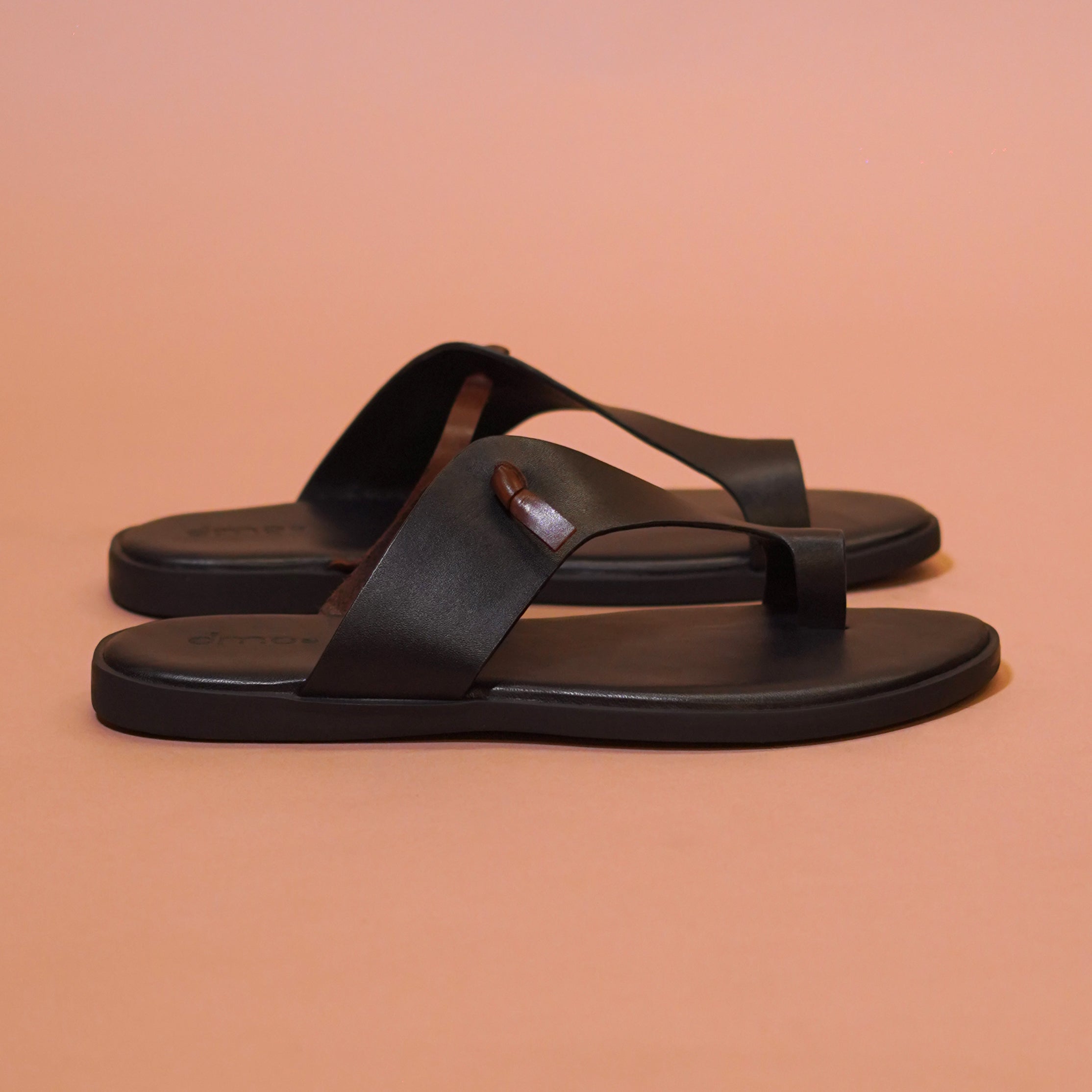 Pelle Mino | Classic brown and black leather chappals