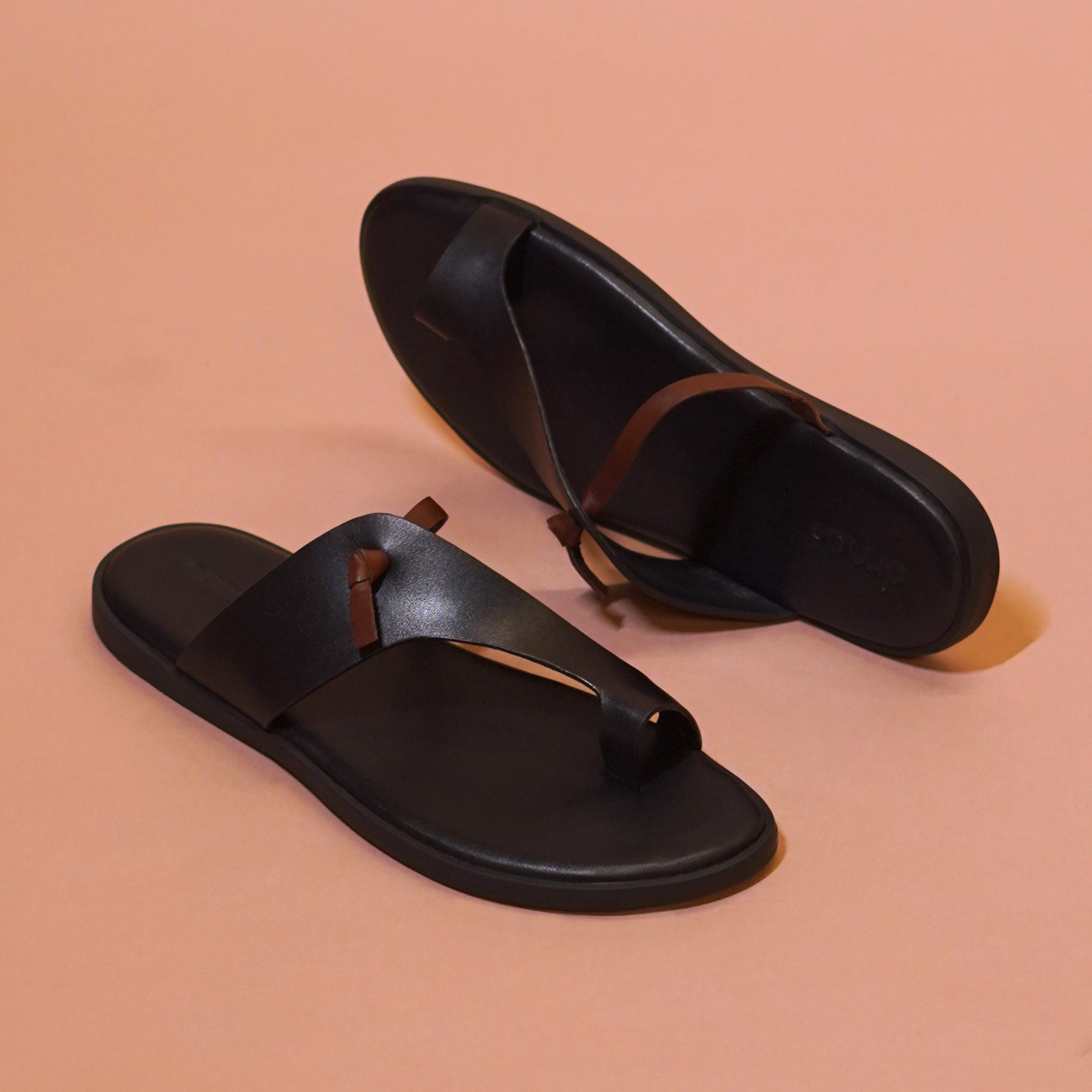 Pelle Mino | Classic brown and black leather chappals