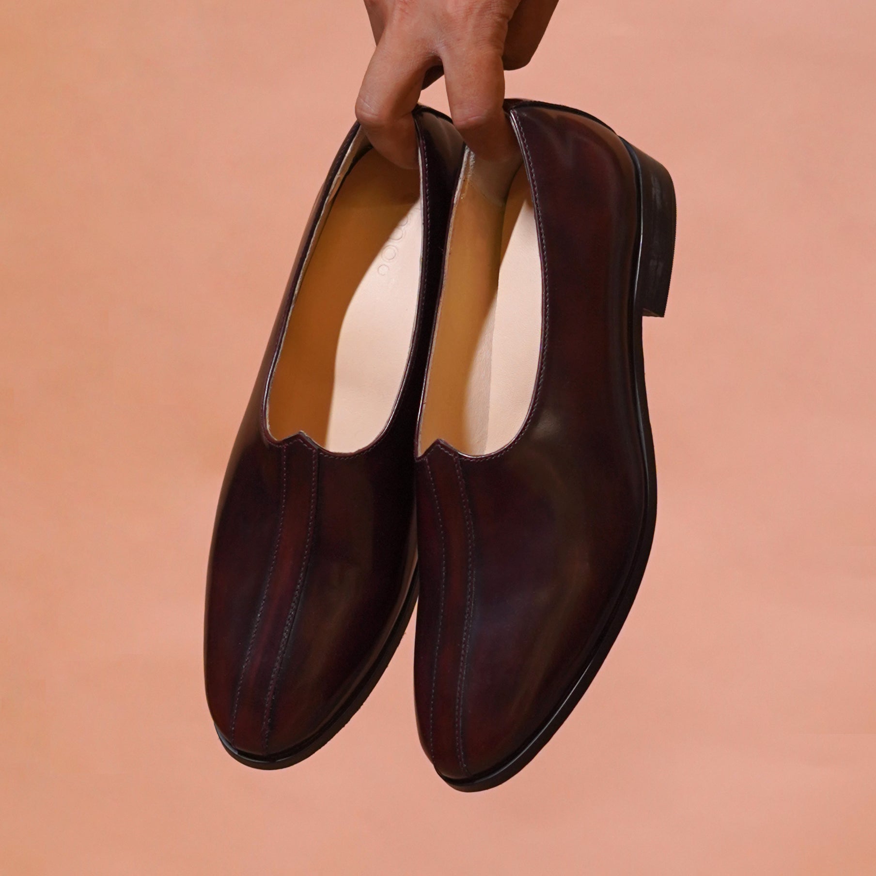 Ethnico Borgogno | Bordo lustrous leather mojris