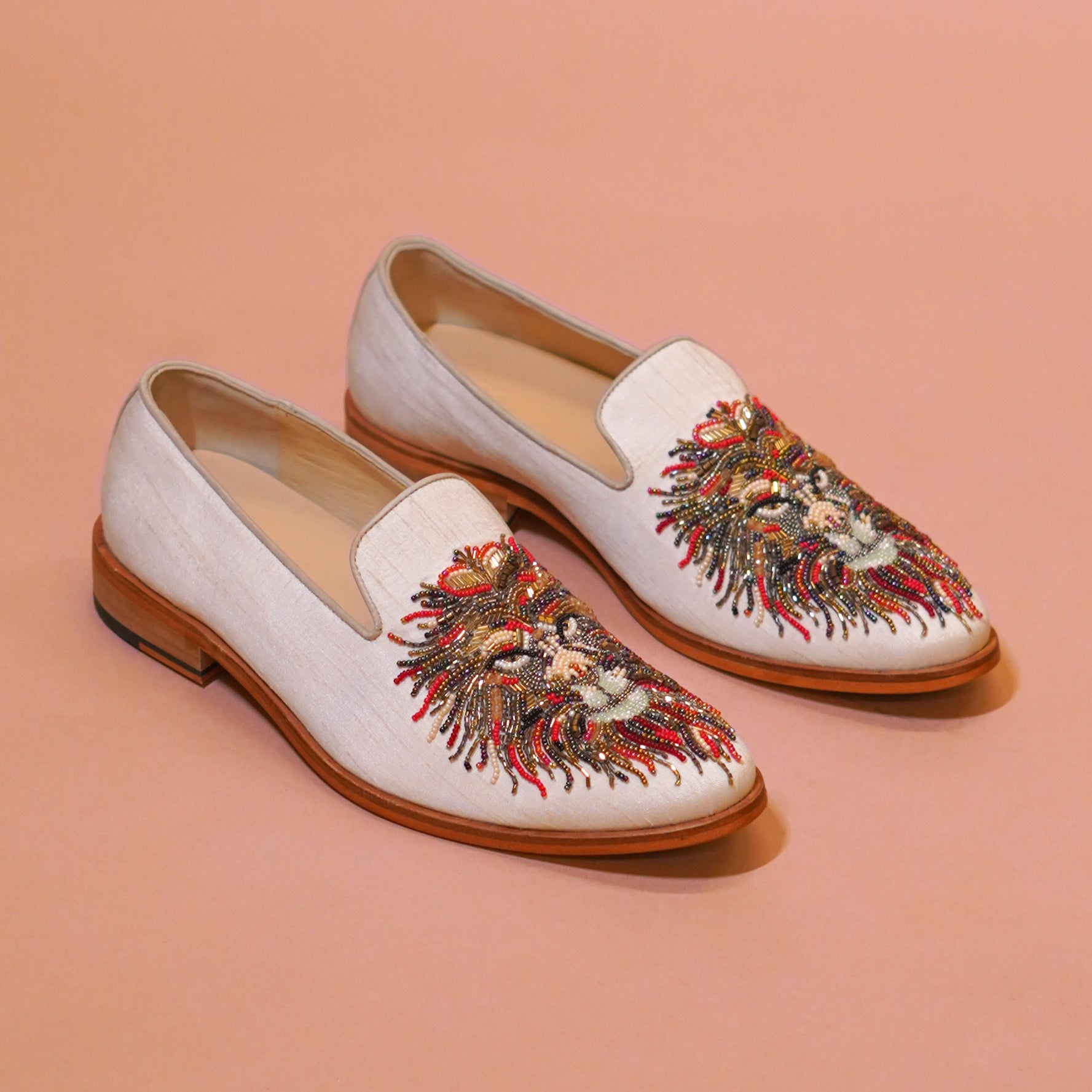Avorio | Ivory Raw Silk zardozi embroidered loafers