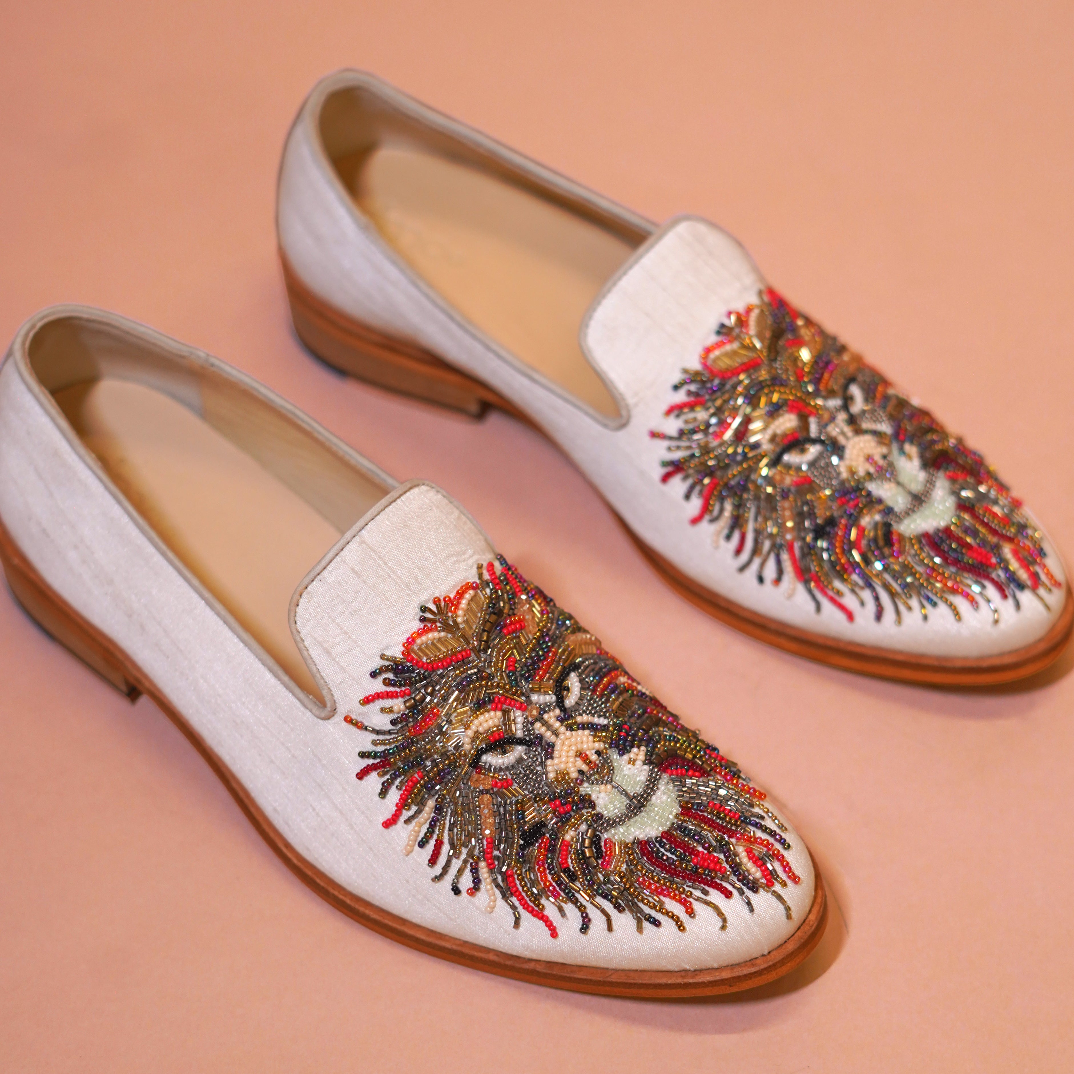 Avorio | Ivory Raw Silk zardozi embroidered loafers