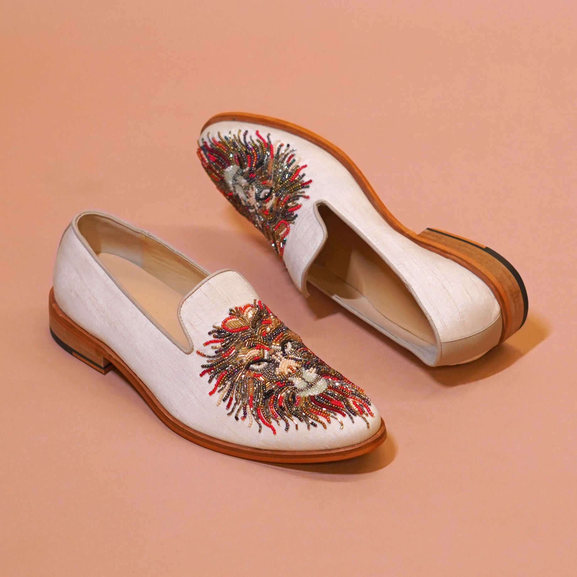 Avorio | Ivory Raw Silk zardozi embroidered loafers