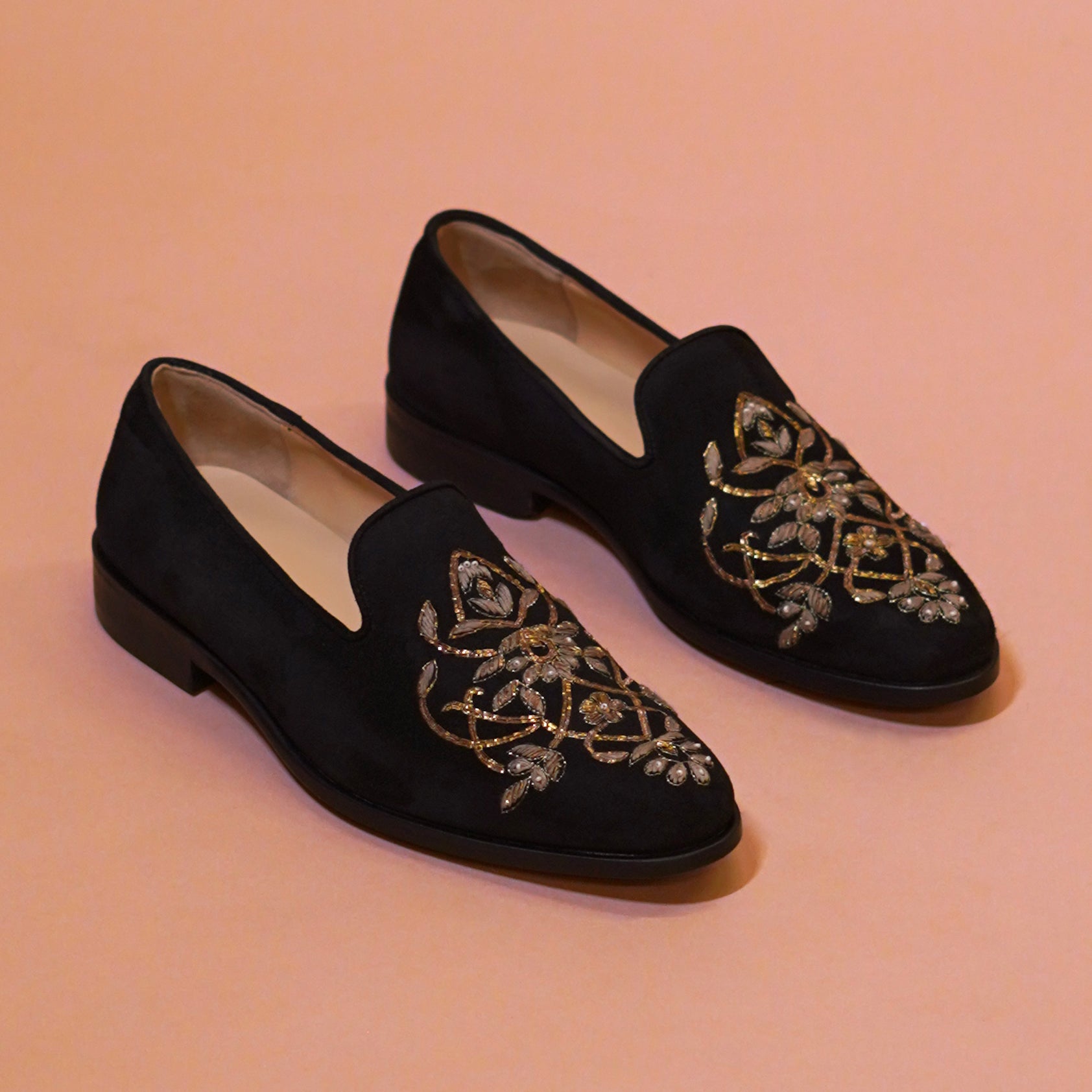 Motivo Nero Zardozo | Black suede zardosi loafers