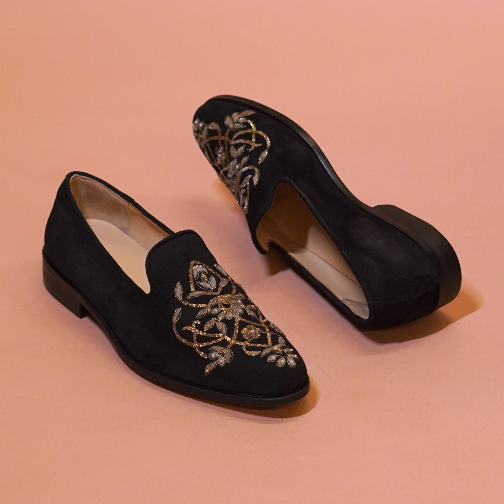 Motivo Nero Zardozo | Black suede zardosi loafers