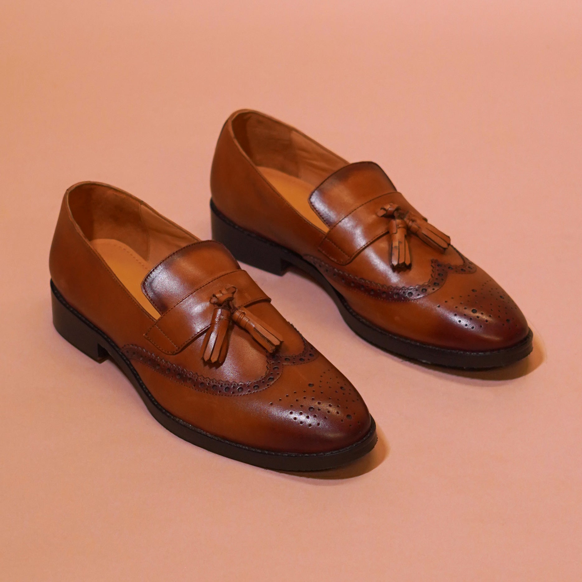 Motivo Broguo | Tan full-grain handcrafted loafers