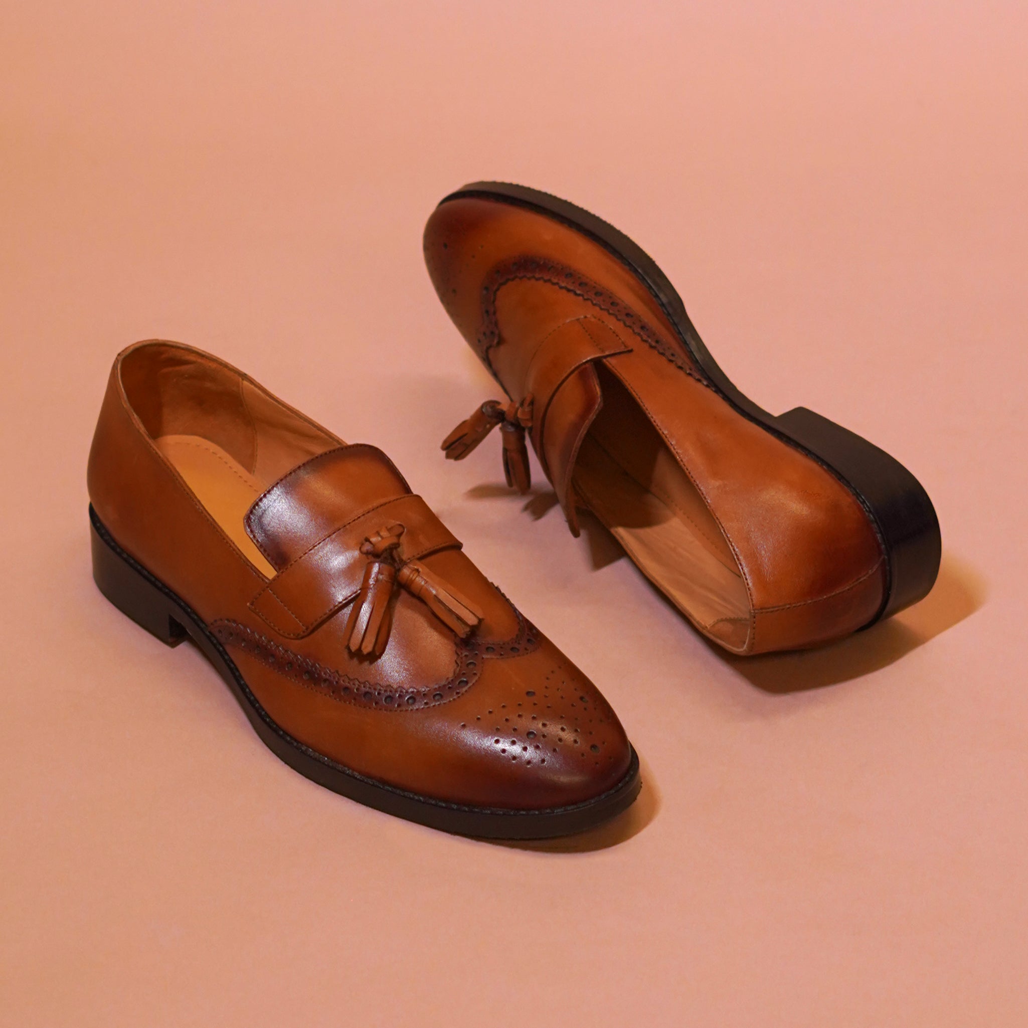 Motivo Broguo | Tan full-grain handcrafted loafers