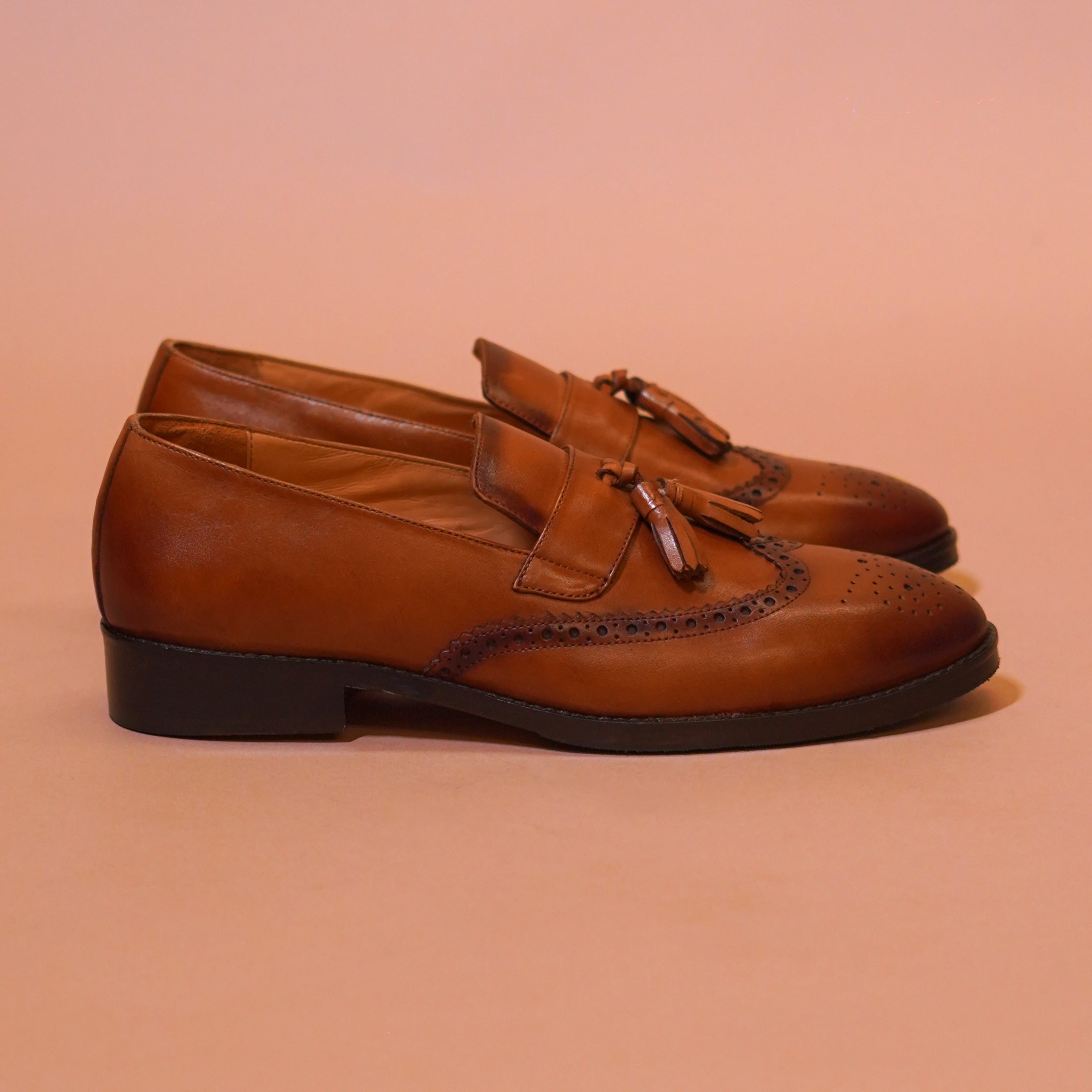 Motivo Broguo | Tan full-grain handcrafted loafers