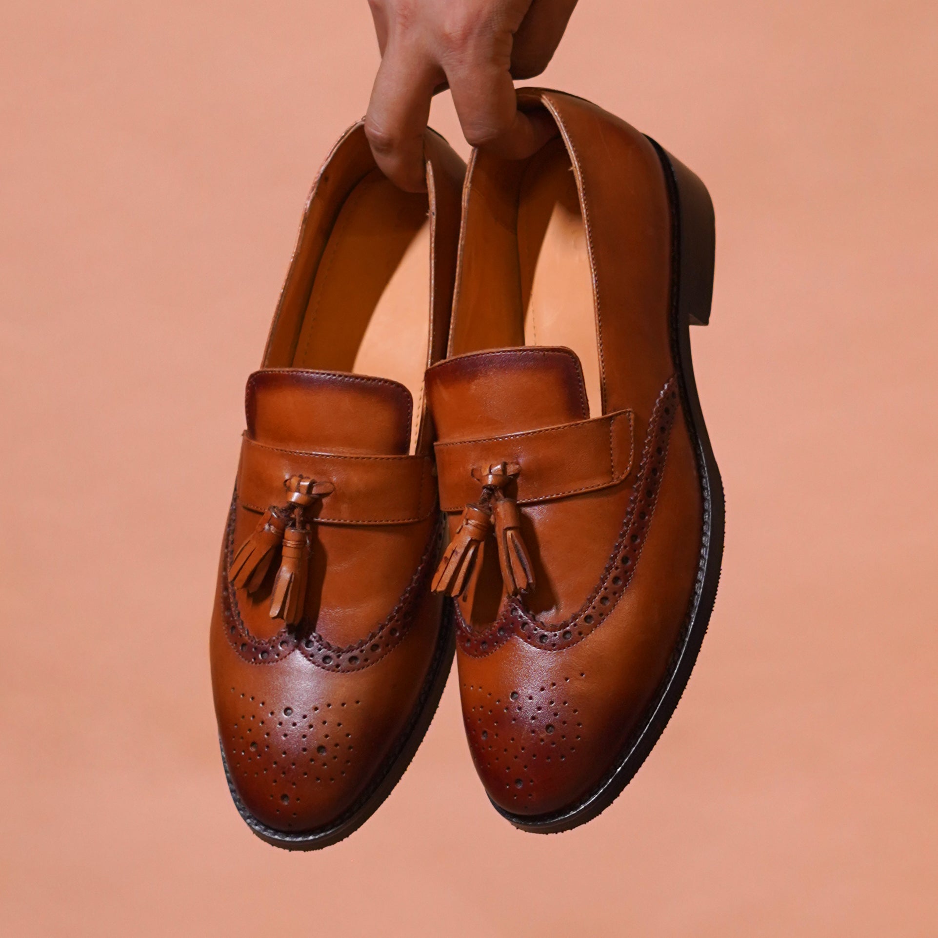 Motivo Broguo | Tan full-grain handcrafted loafers