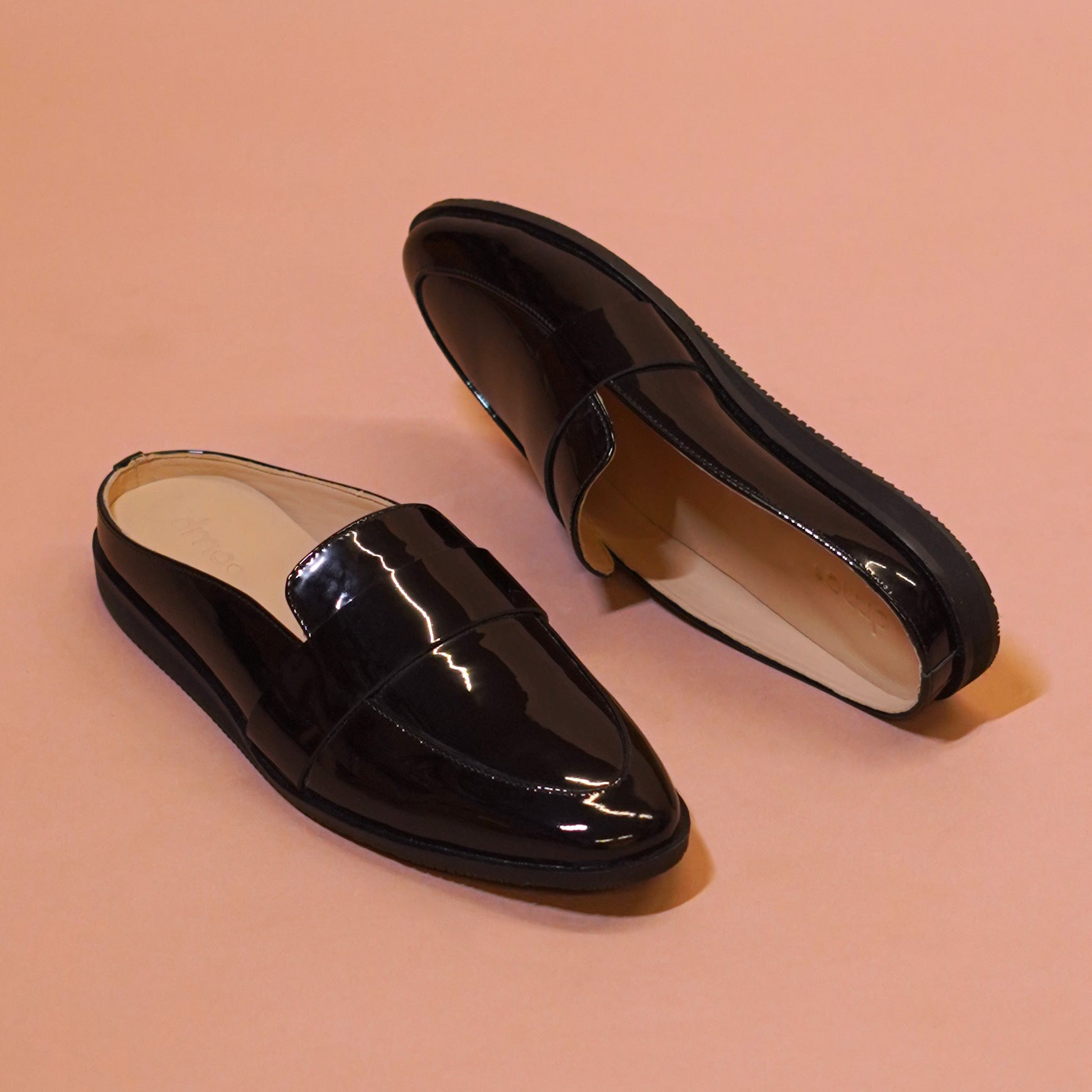 Hoffler Lustro | Black patent leather mules