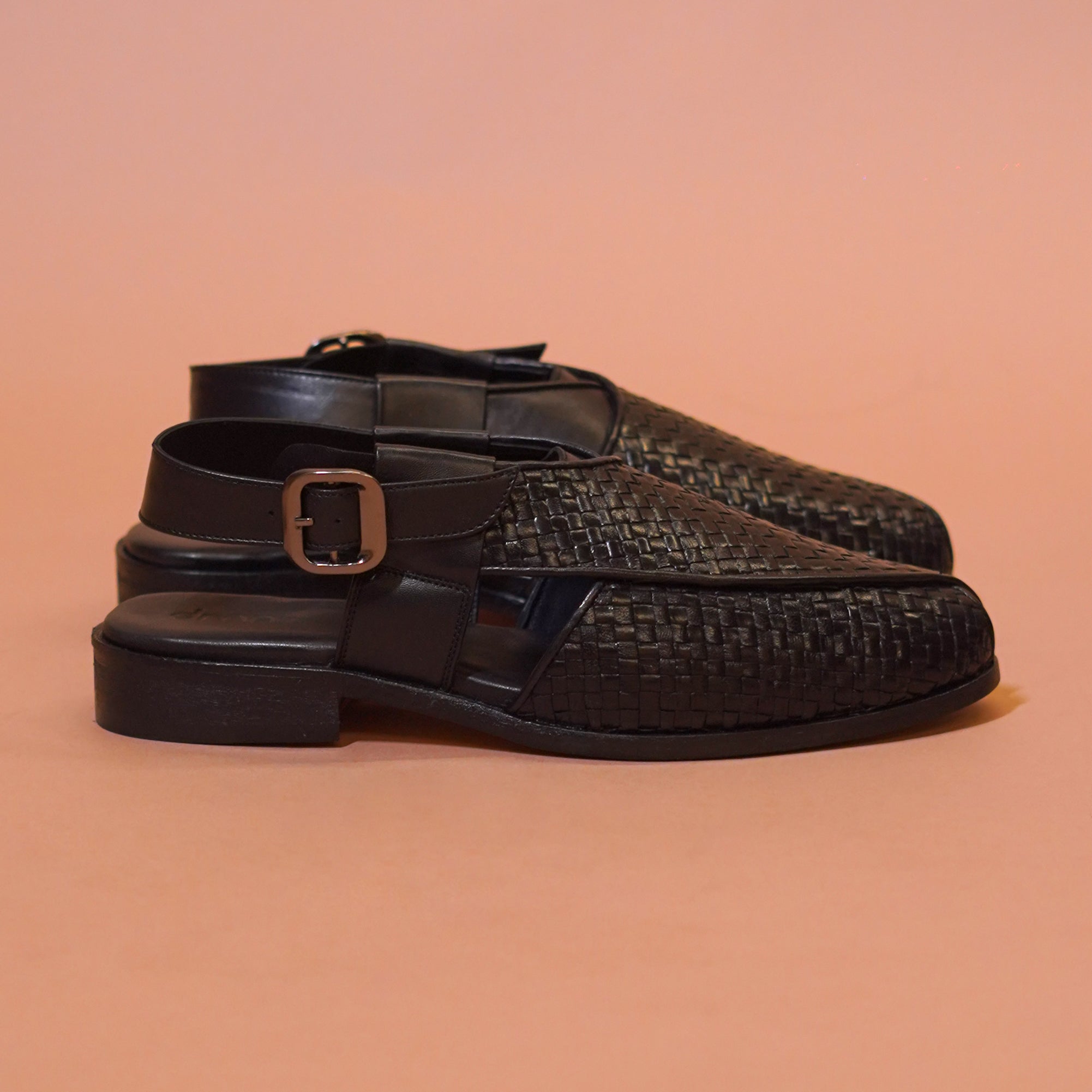 Pesha Nera | Black Weave leather Peshawaris