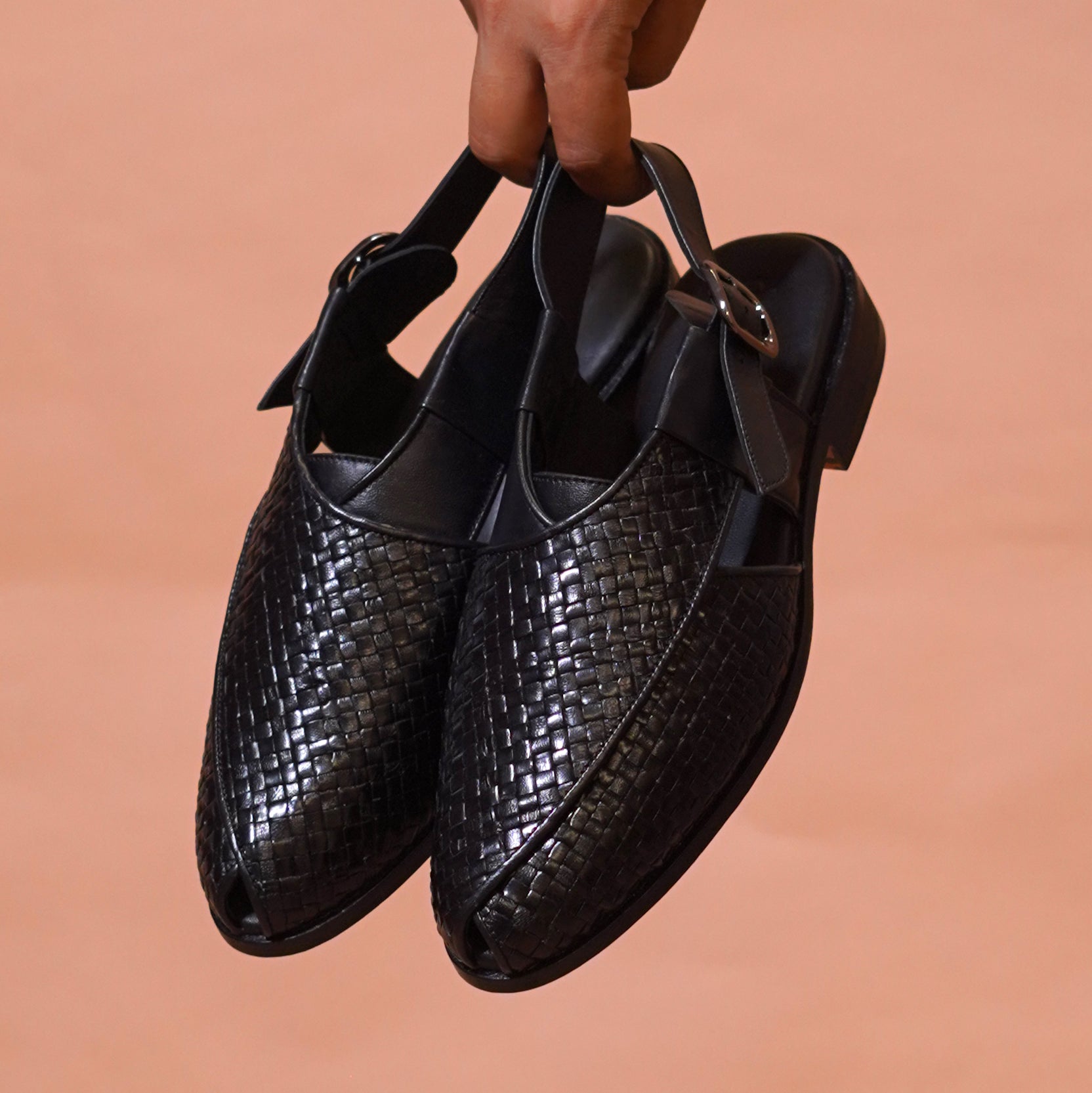 Pesha Nera | Black Weave leather Peshawaris