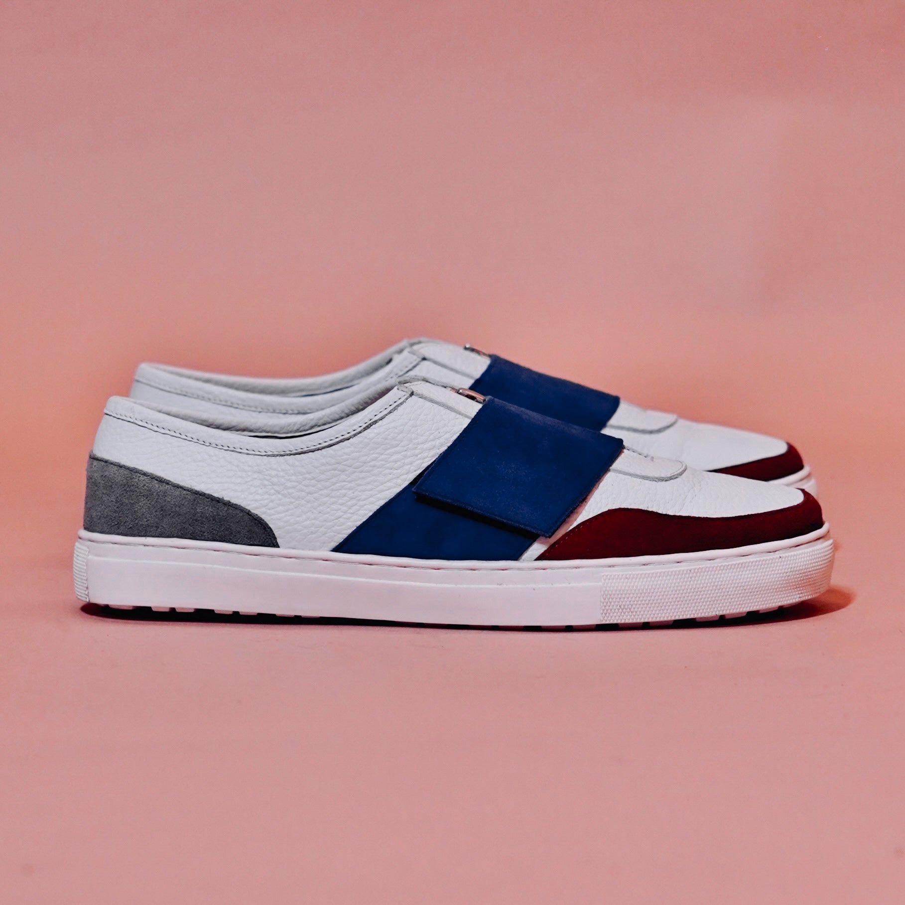 Scarpo Zippo Azzuro – White Leather Sneakers with Navy Strap & Zip Closure