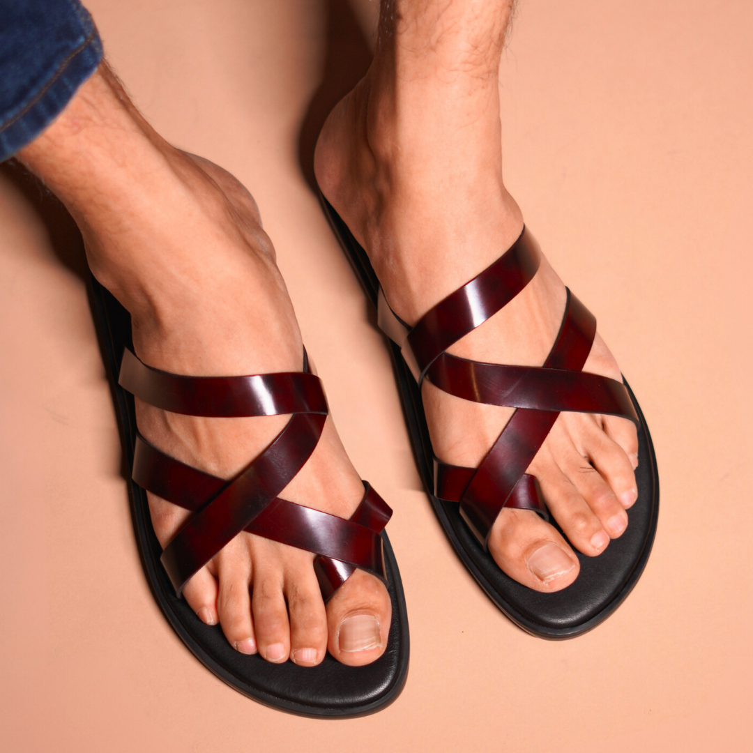 Pelle Borgogno | Cherry and black gatsby leather chappal