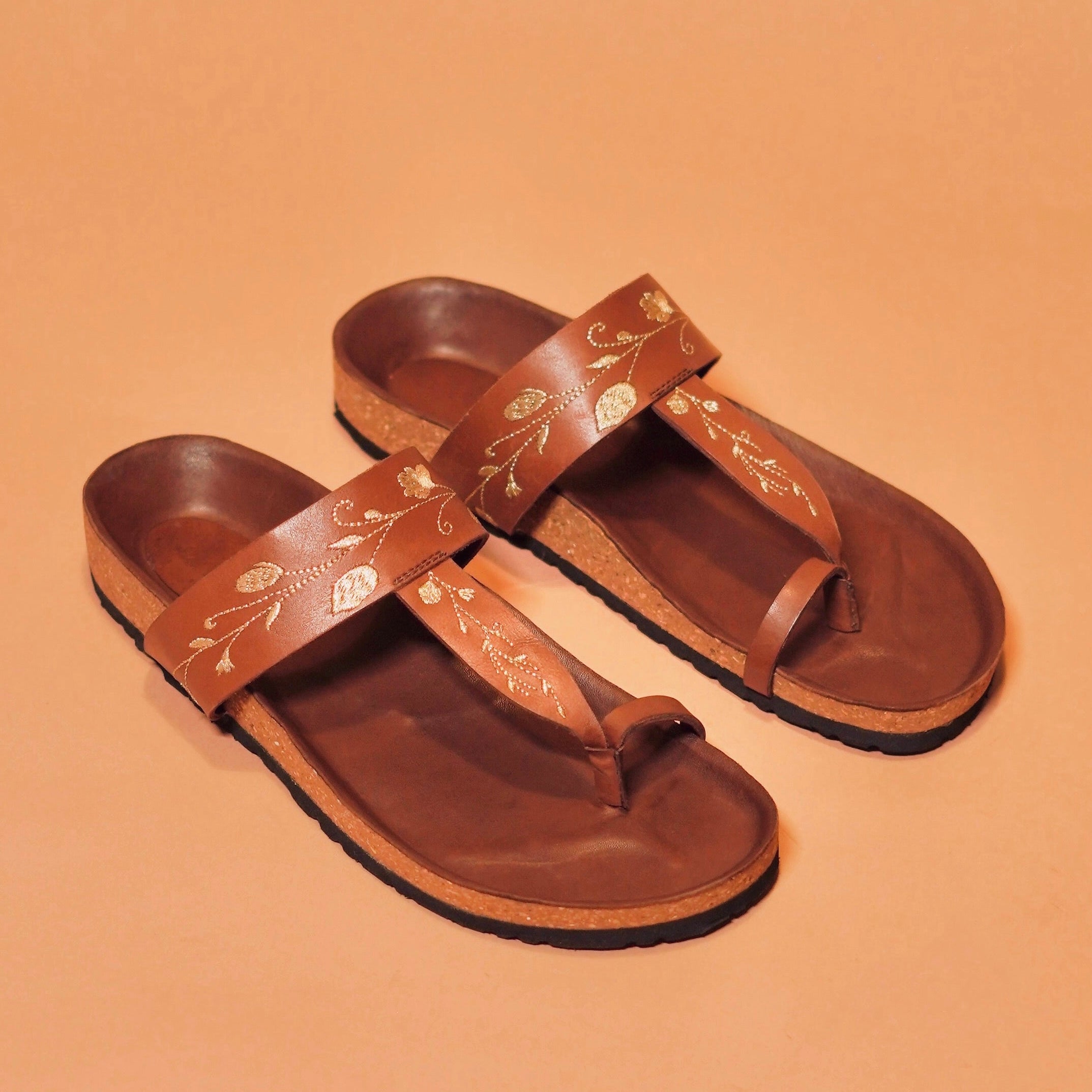 Bruno Corko Ricamo | Embroidered brown full-grain leather chappals