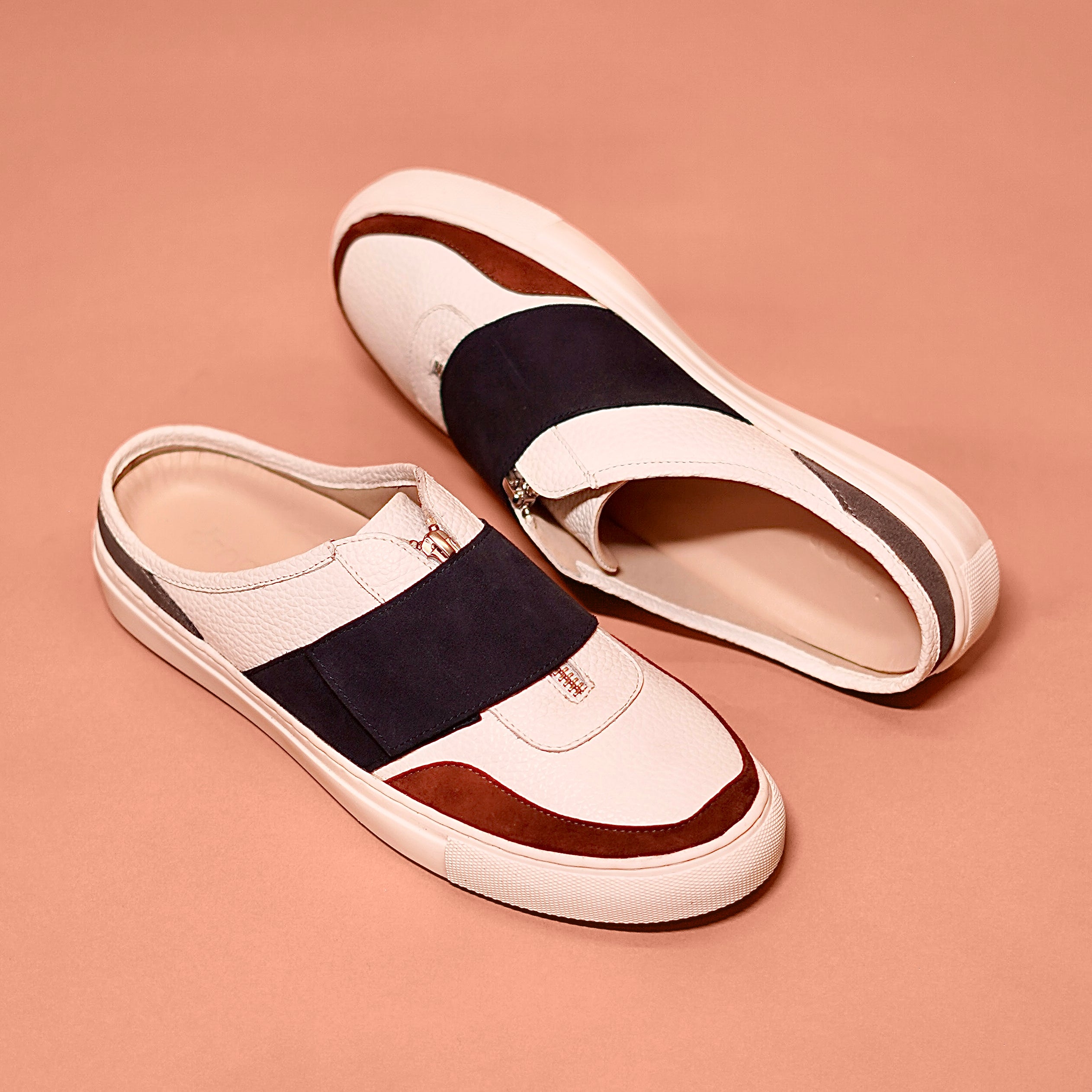 Freddo Azzurro | Navy and white leather mules