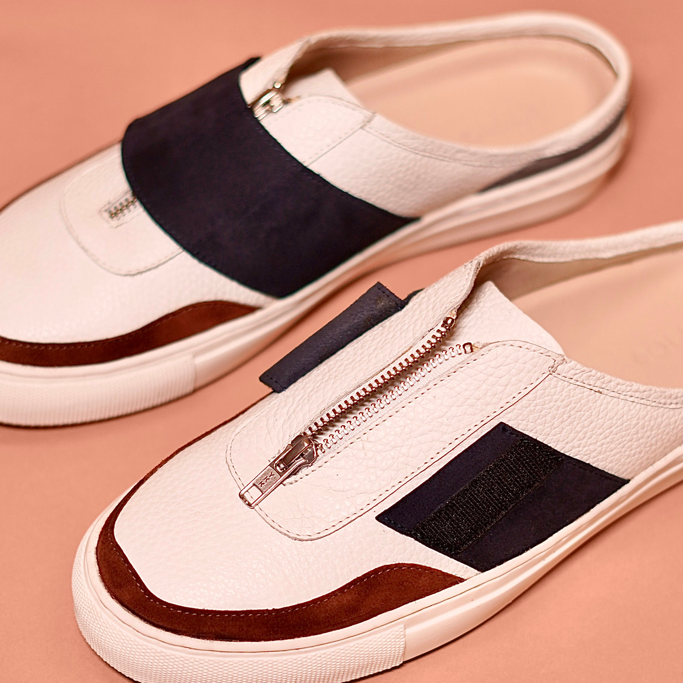 Freddo Azzurro | Navy and white leather mules